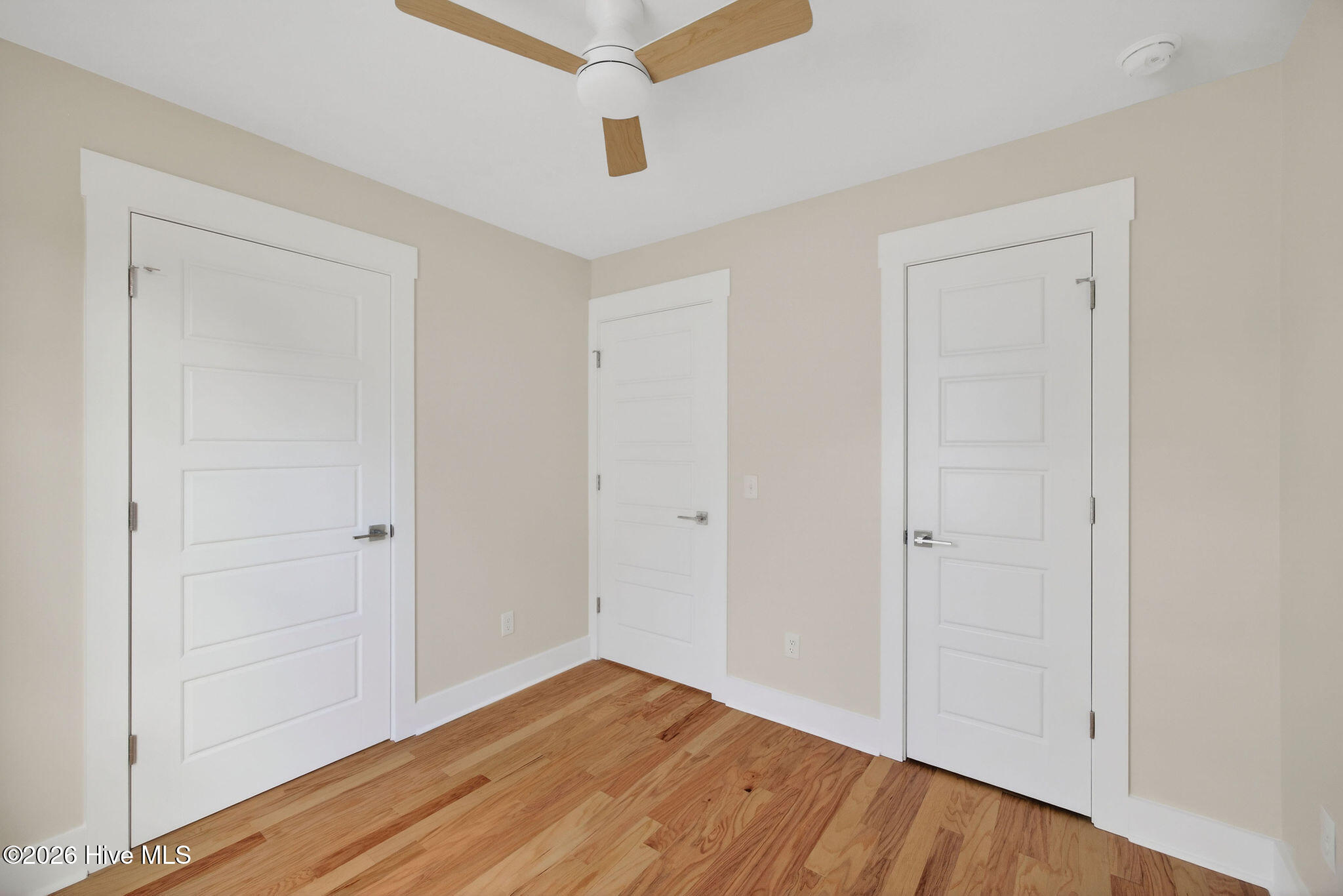 100542142 | Photo 22