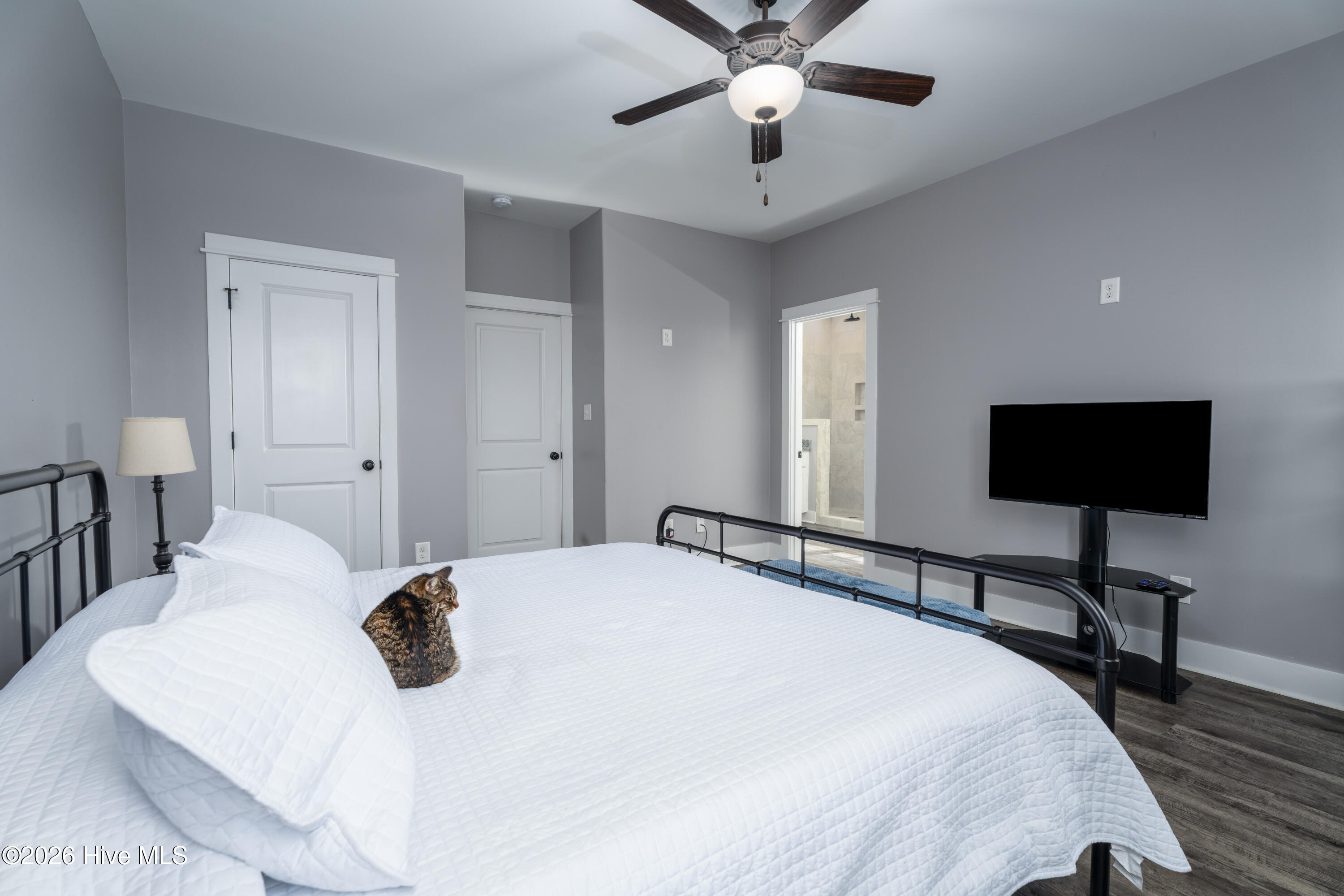 100563882 | Photo 23