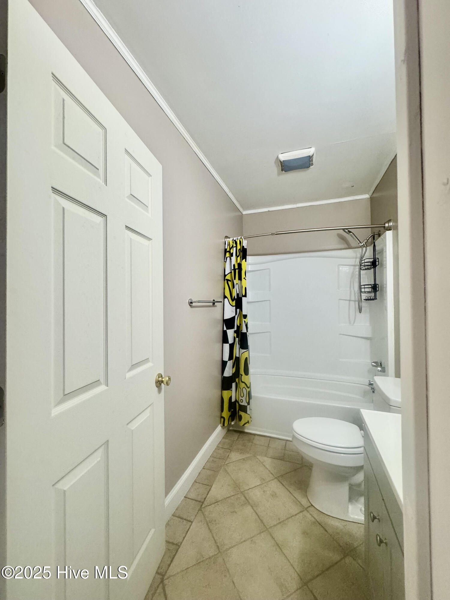 100546929 | Photo 14