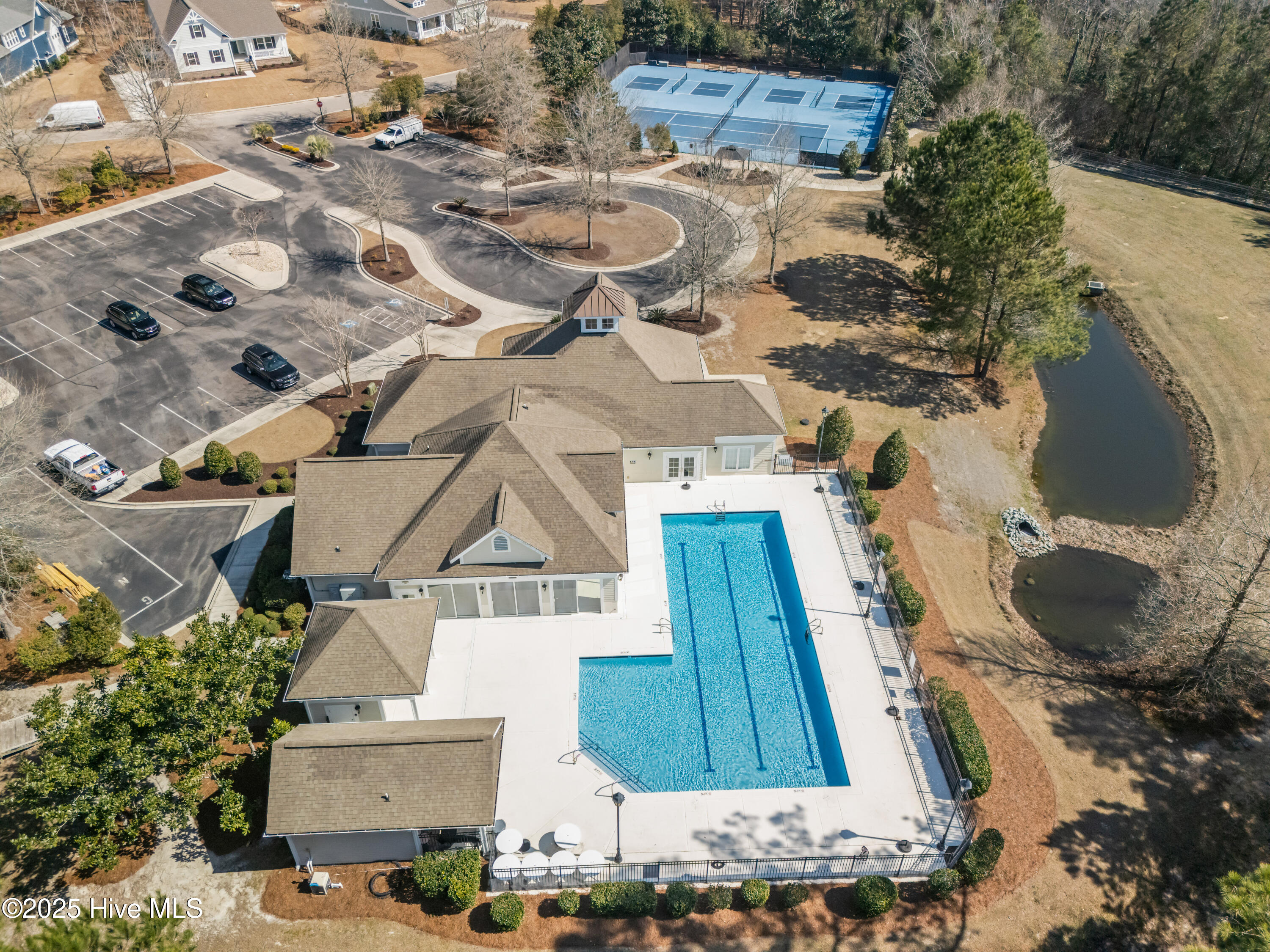 100532334 | Photo 75