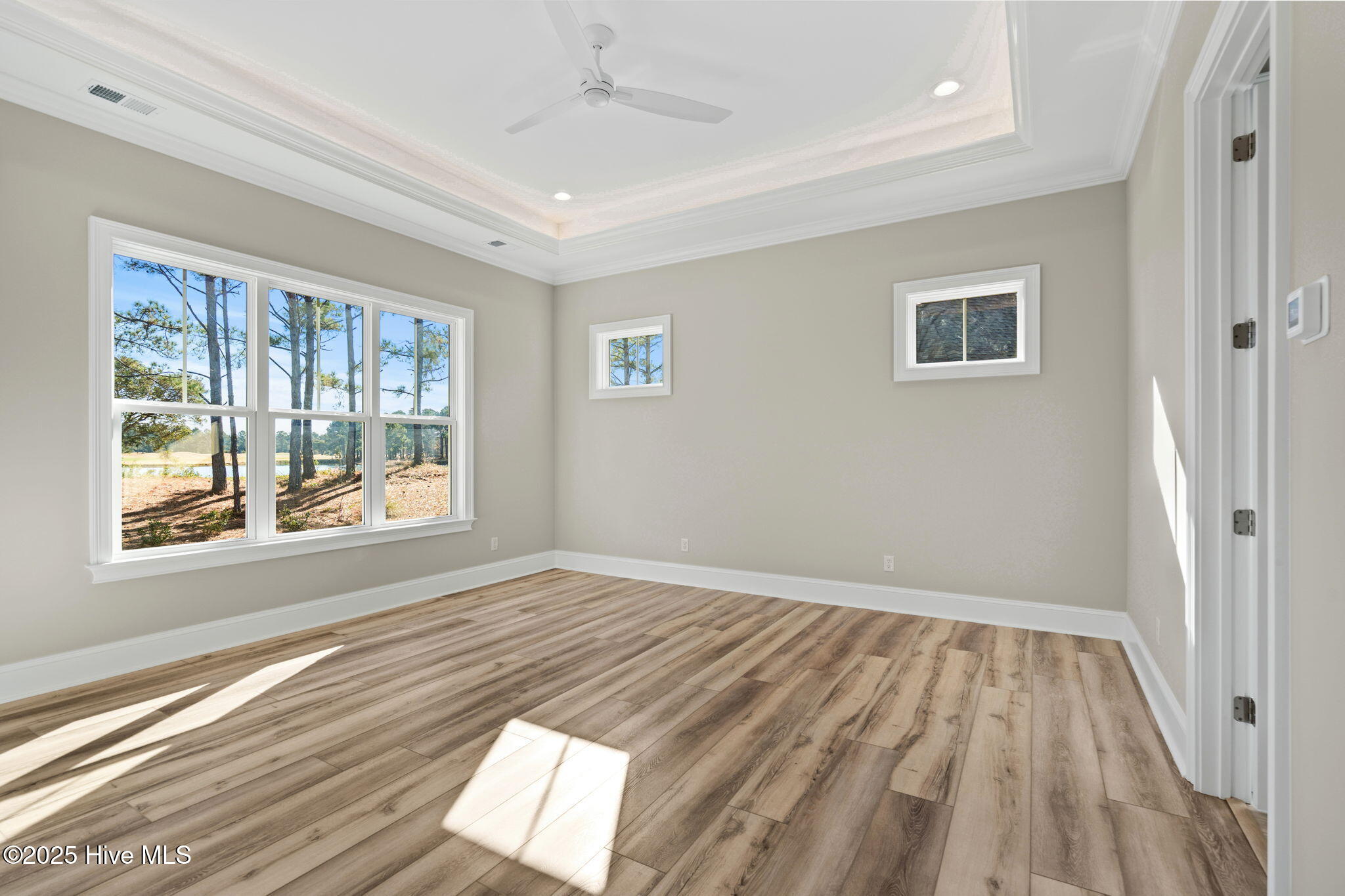 100525114 | Photo 26