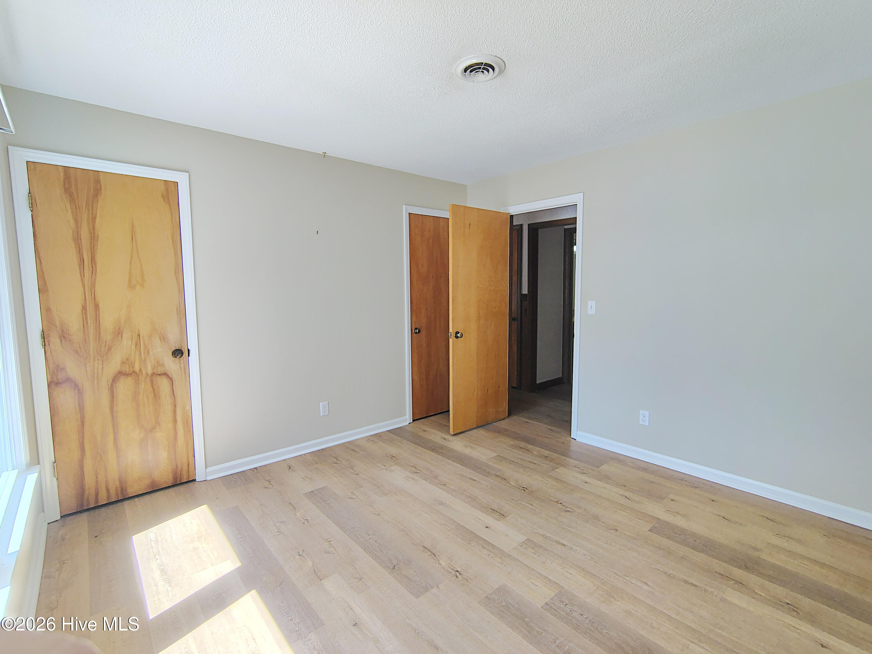 100566737 | Photo 14