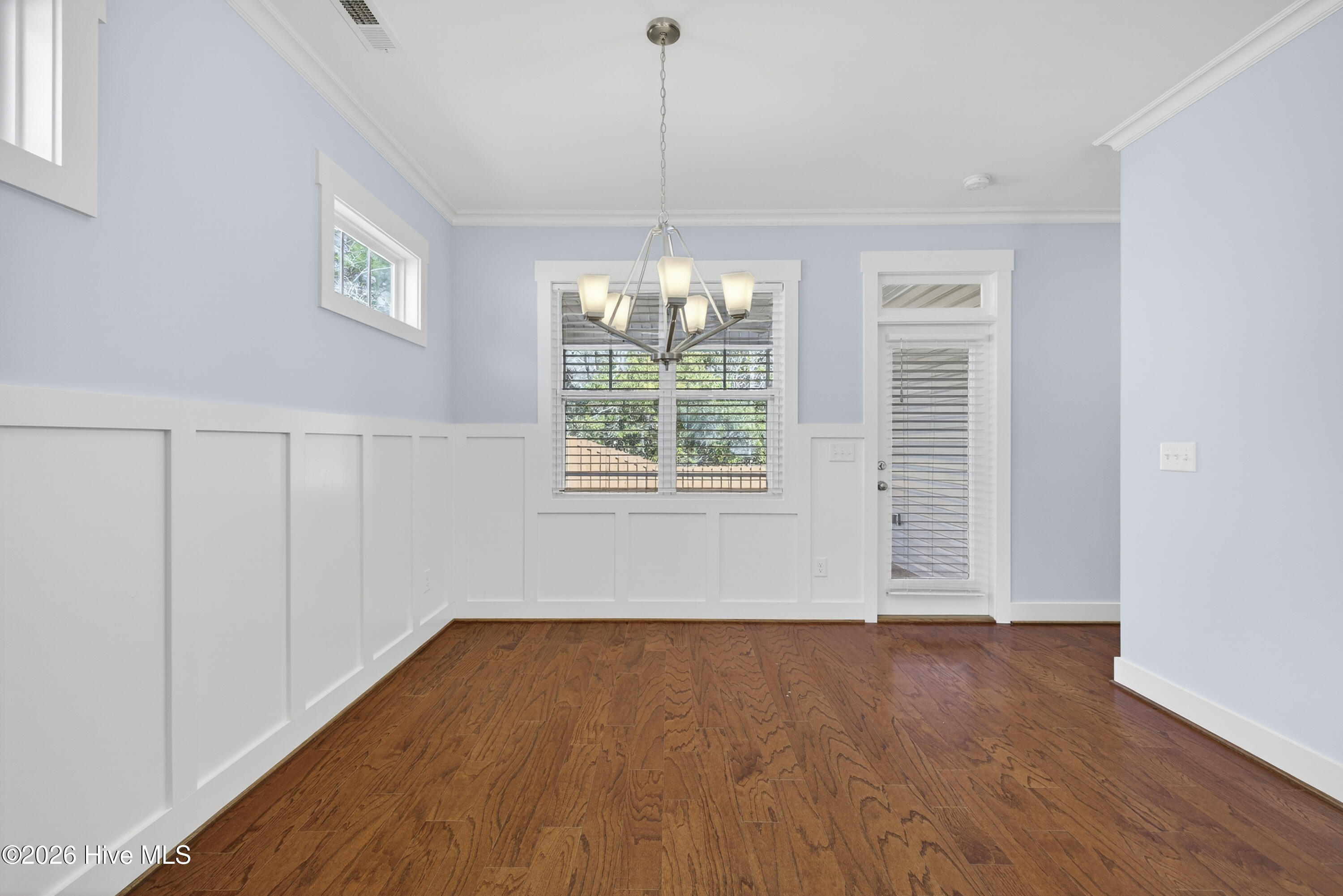 100552916 | Photo 24