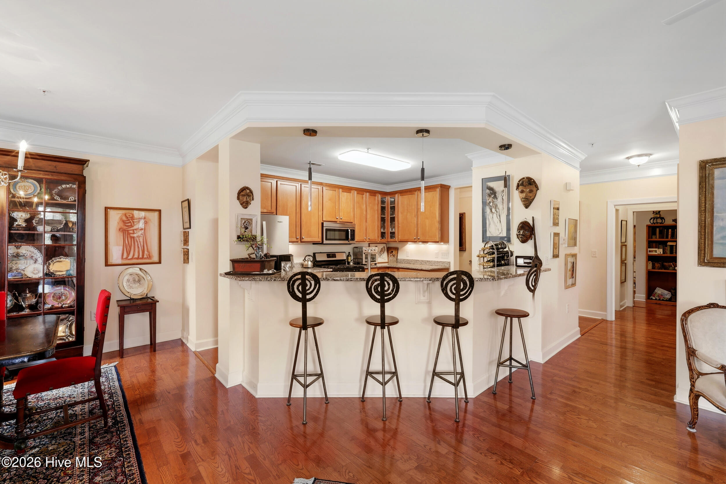 100556037 | Photo 14