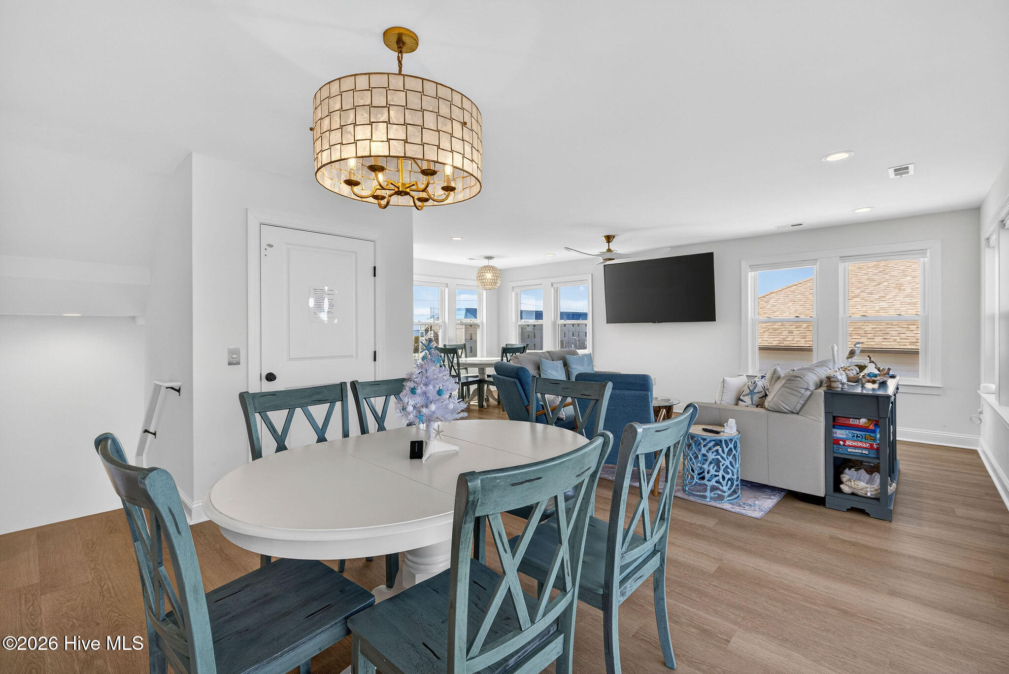 100565541 | Photo 18