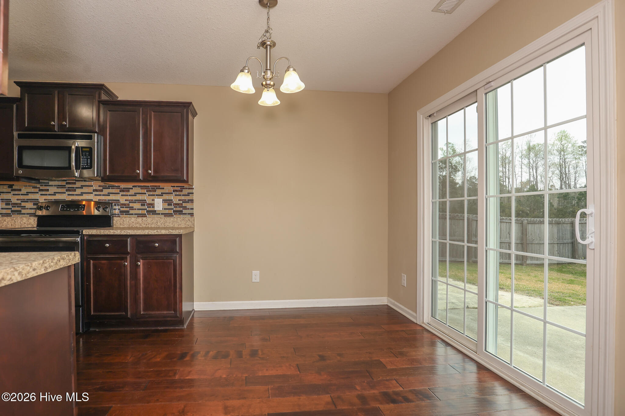 100562505 | Photo 10