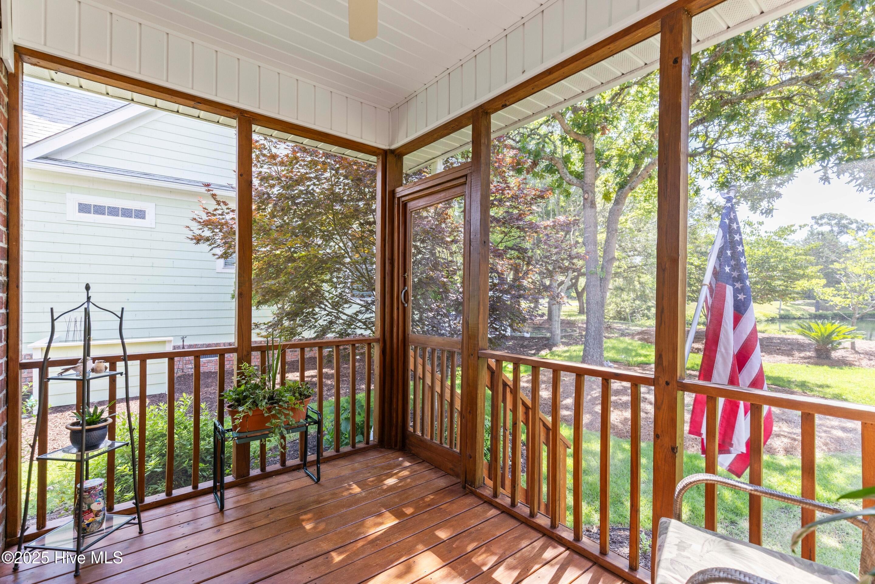 100514713 | Photo 13