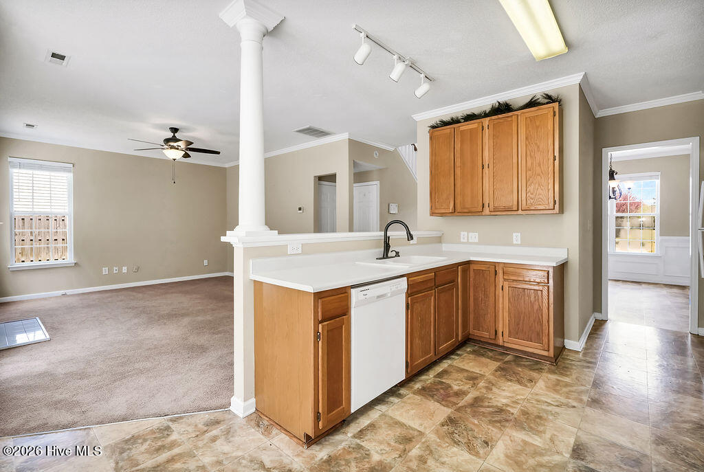 100563606 | Photo 14