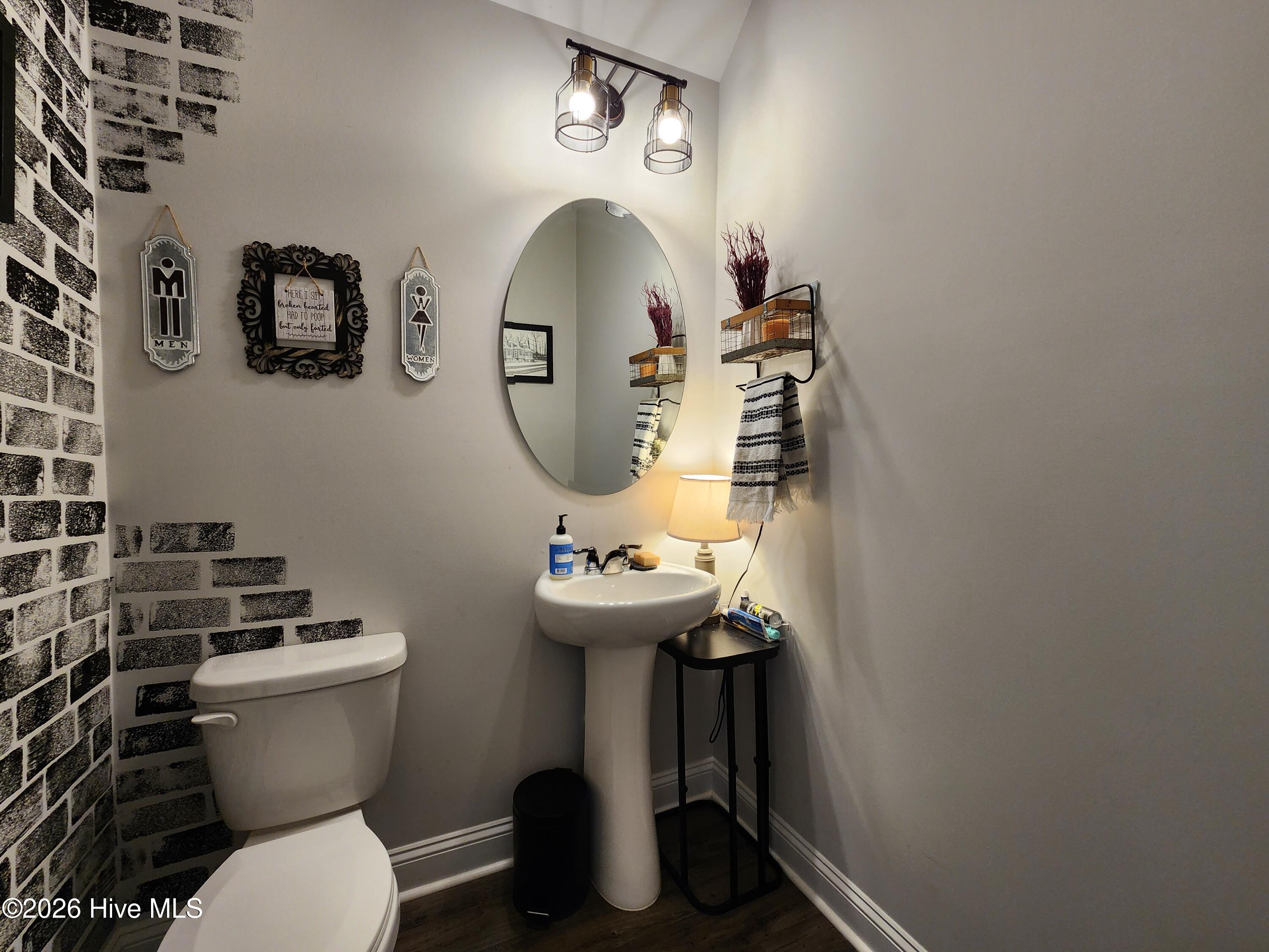 100549443 | Photo 25