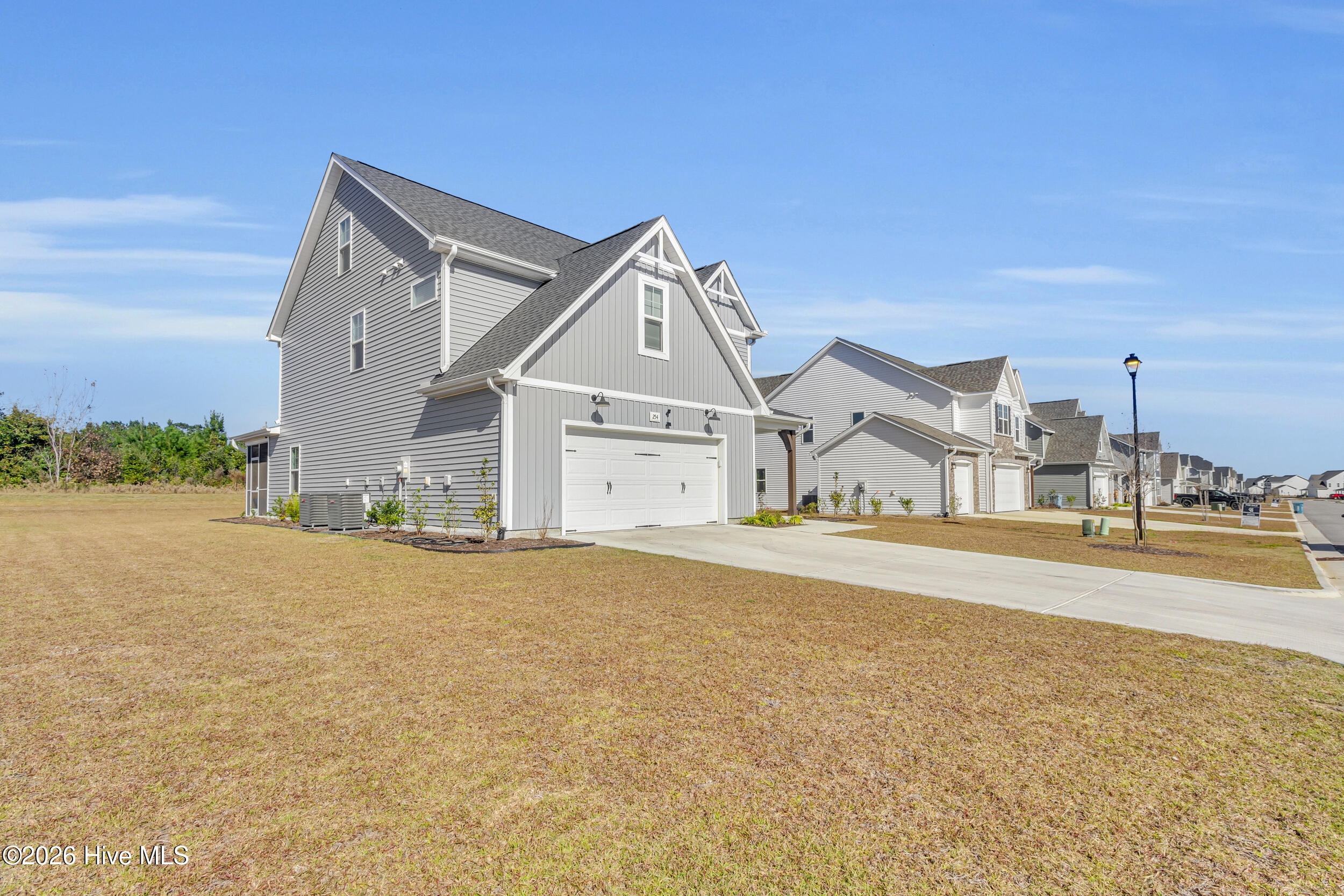 100547188 | Photo 35