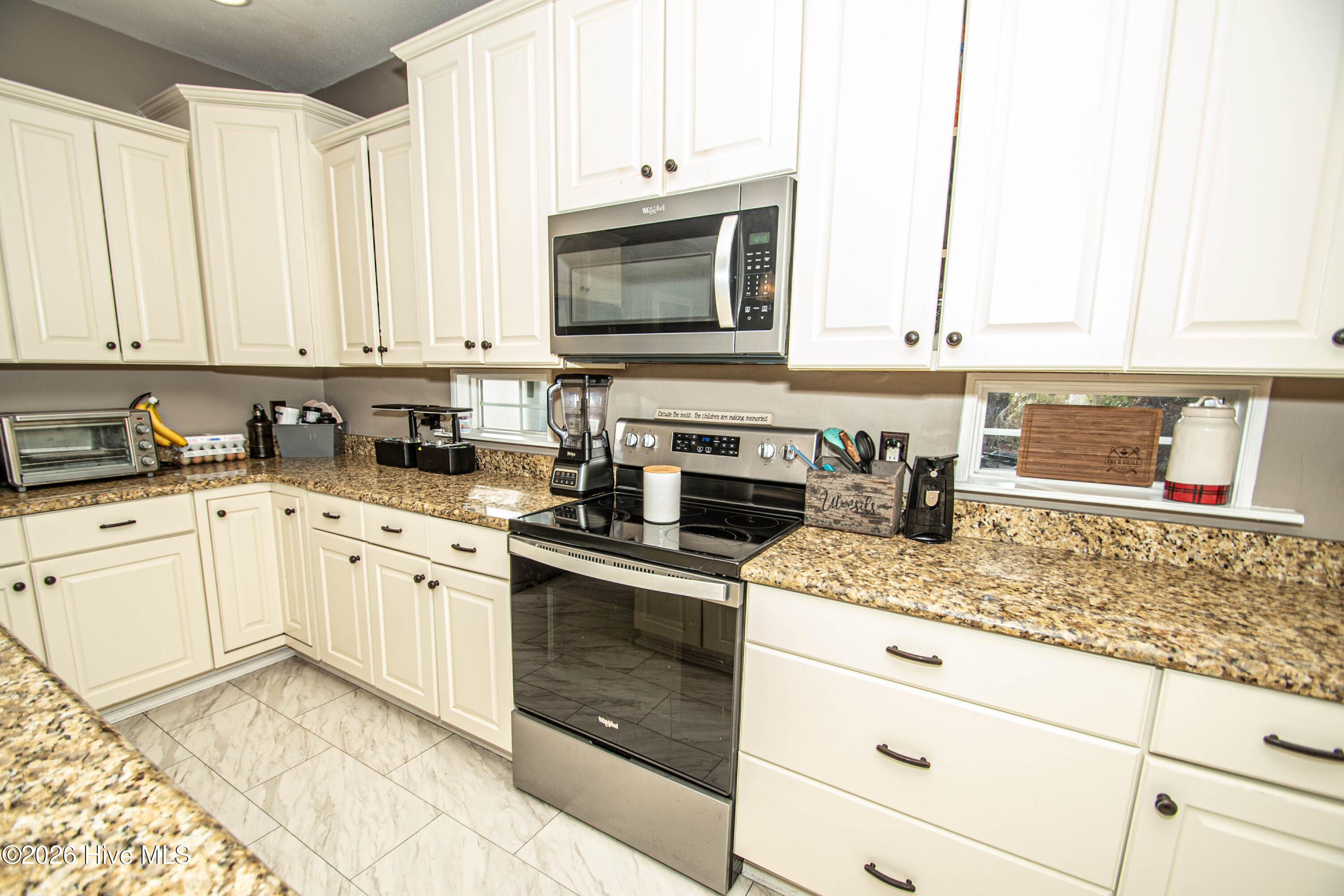 100553026 | Photo 37