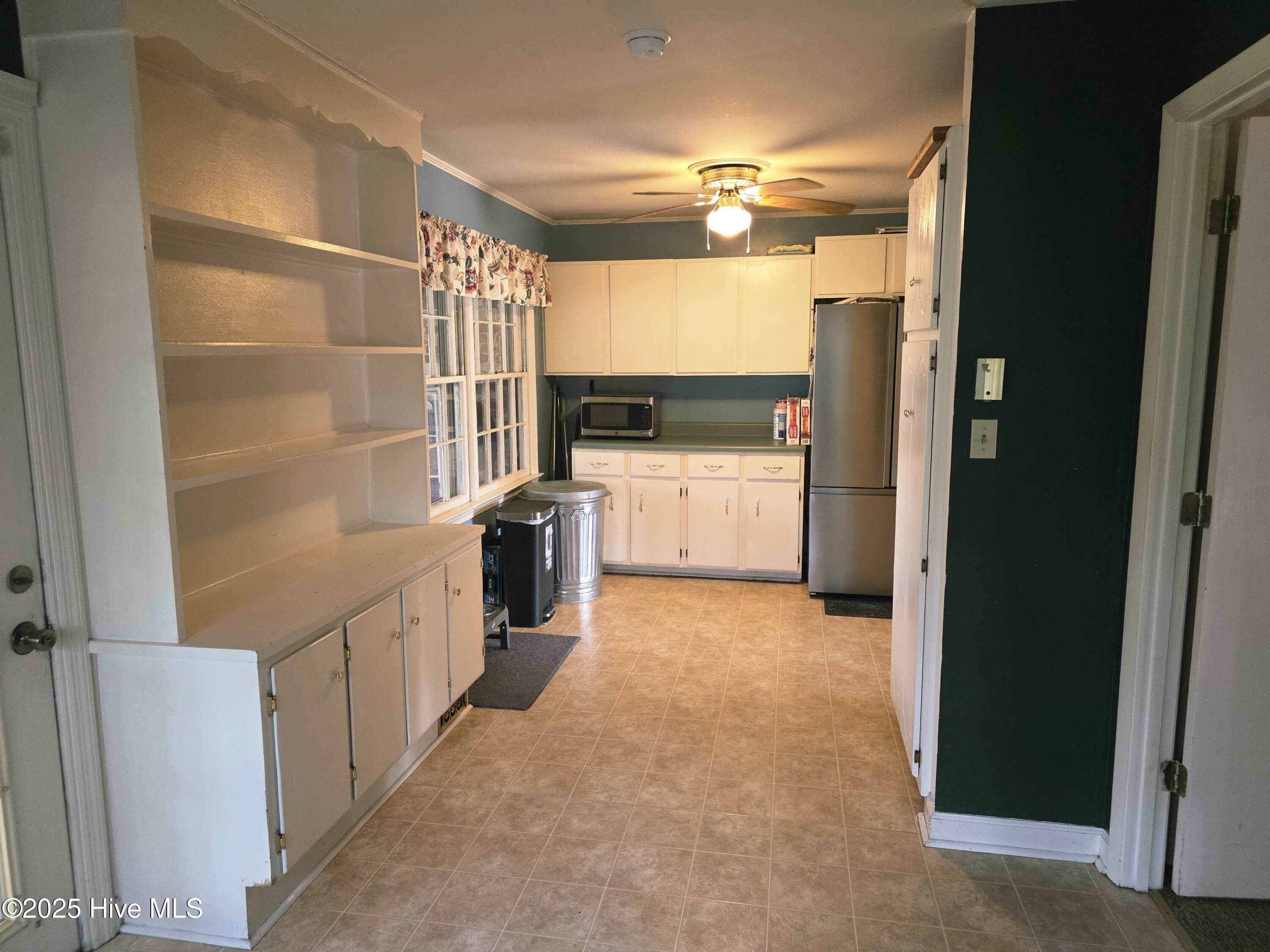 100542999 | Photo 12