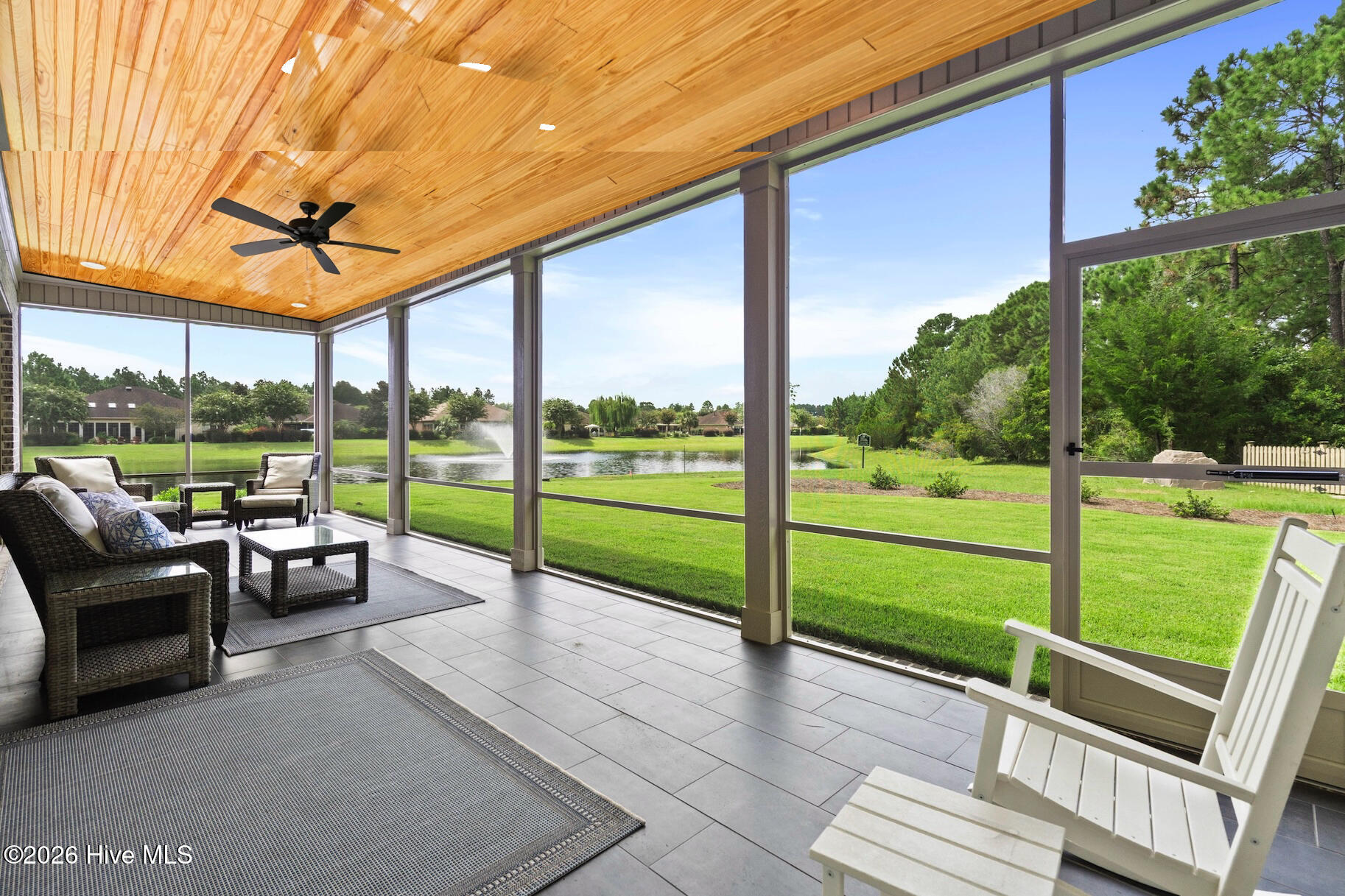 100550201 | Photo 41