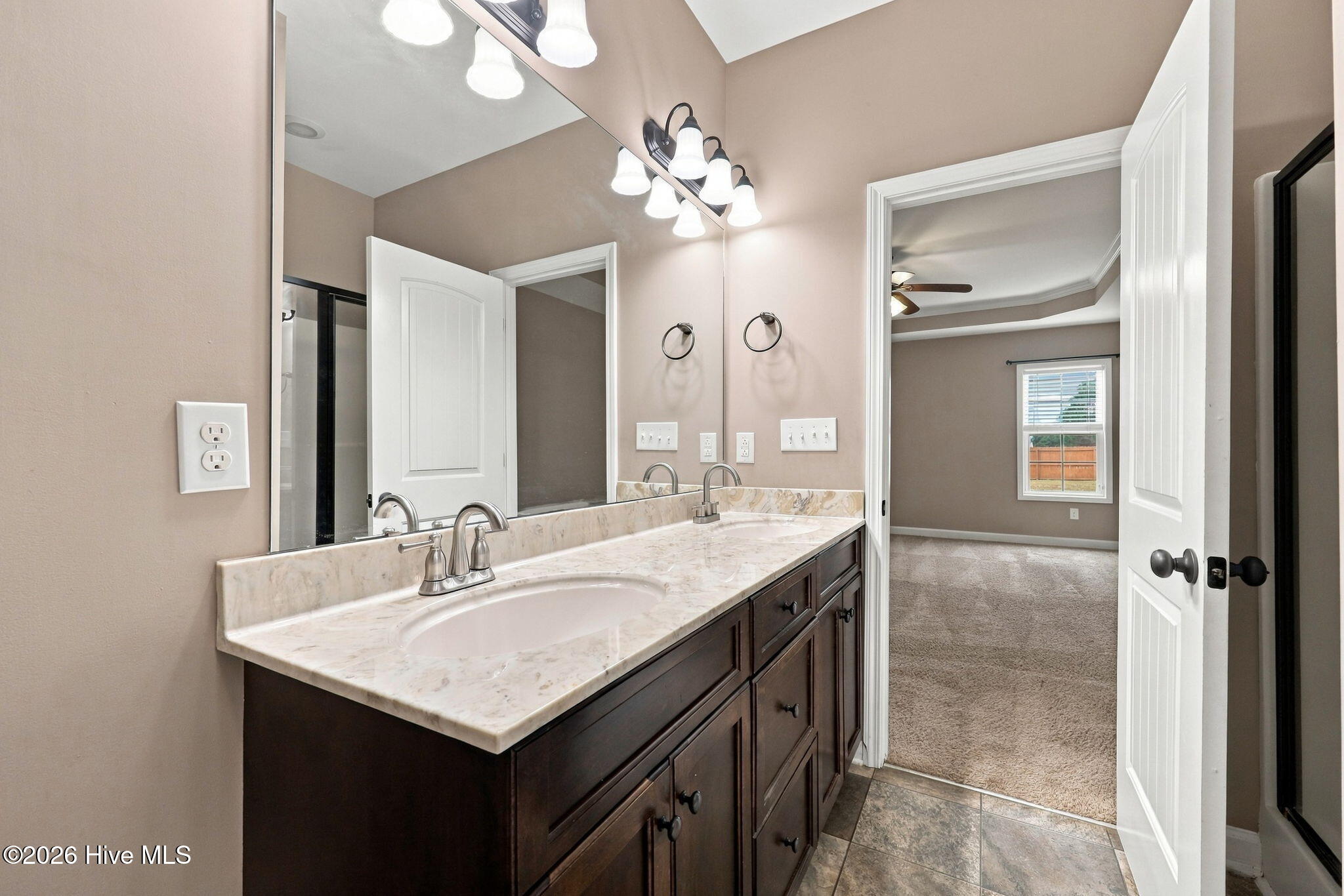 402 Kinroff Drive,Hubert
