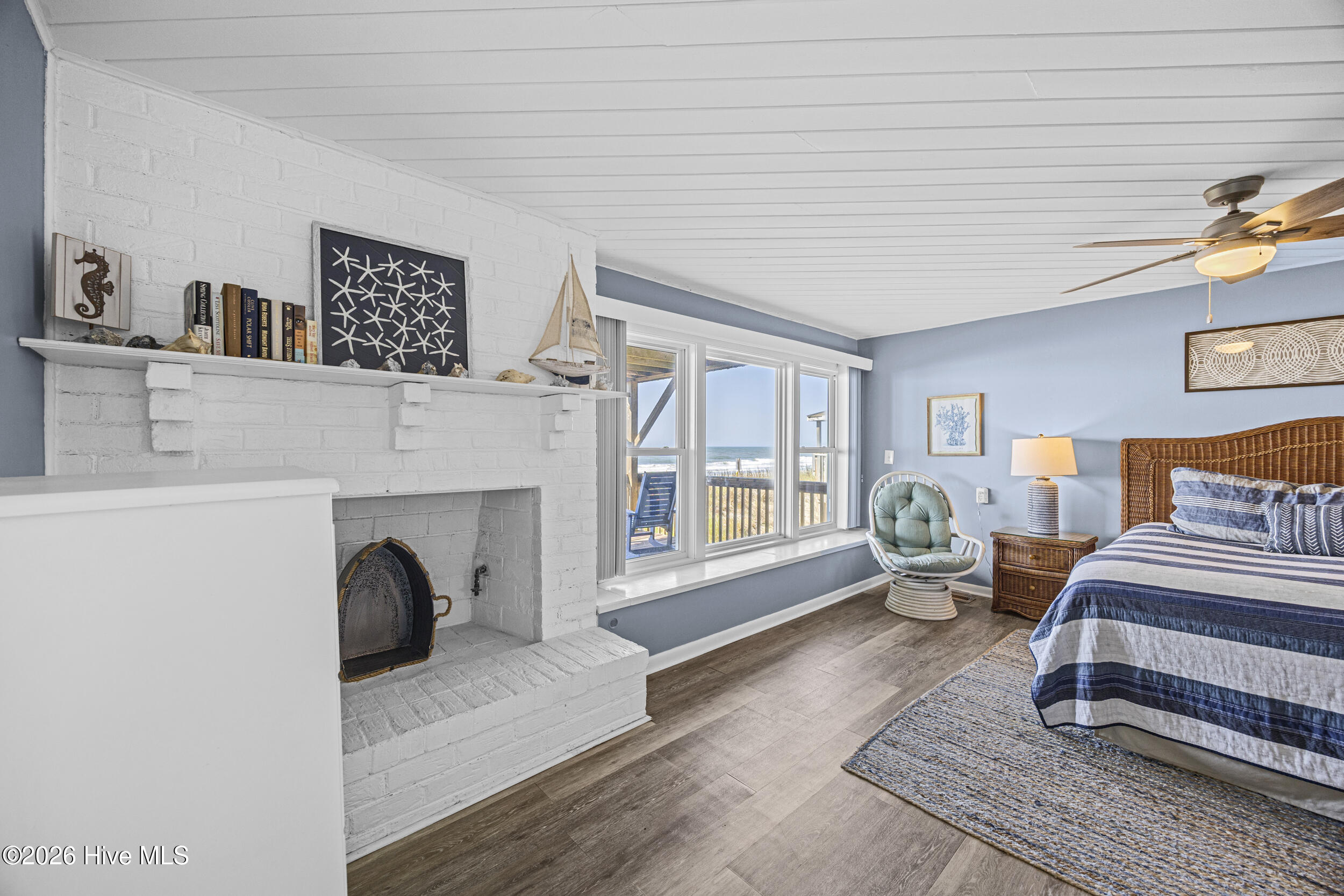 100568545 | Photo 13