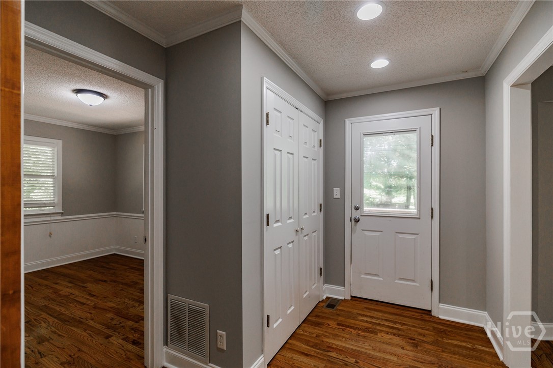 1220 Twelve Oaks Circle