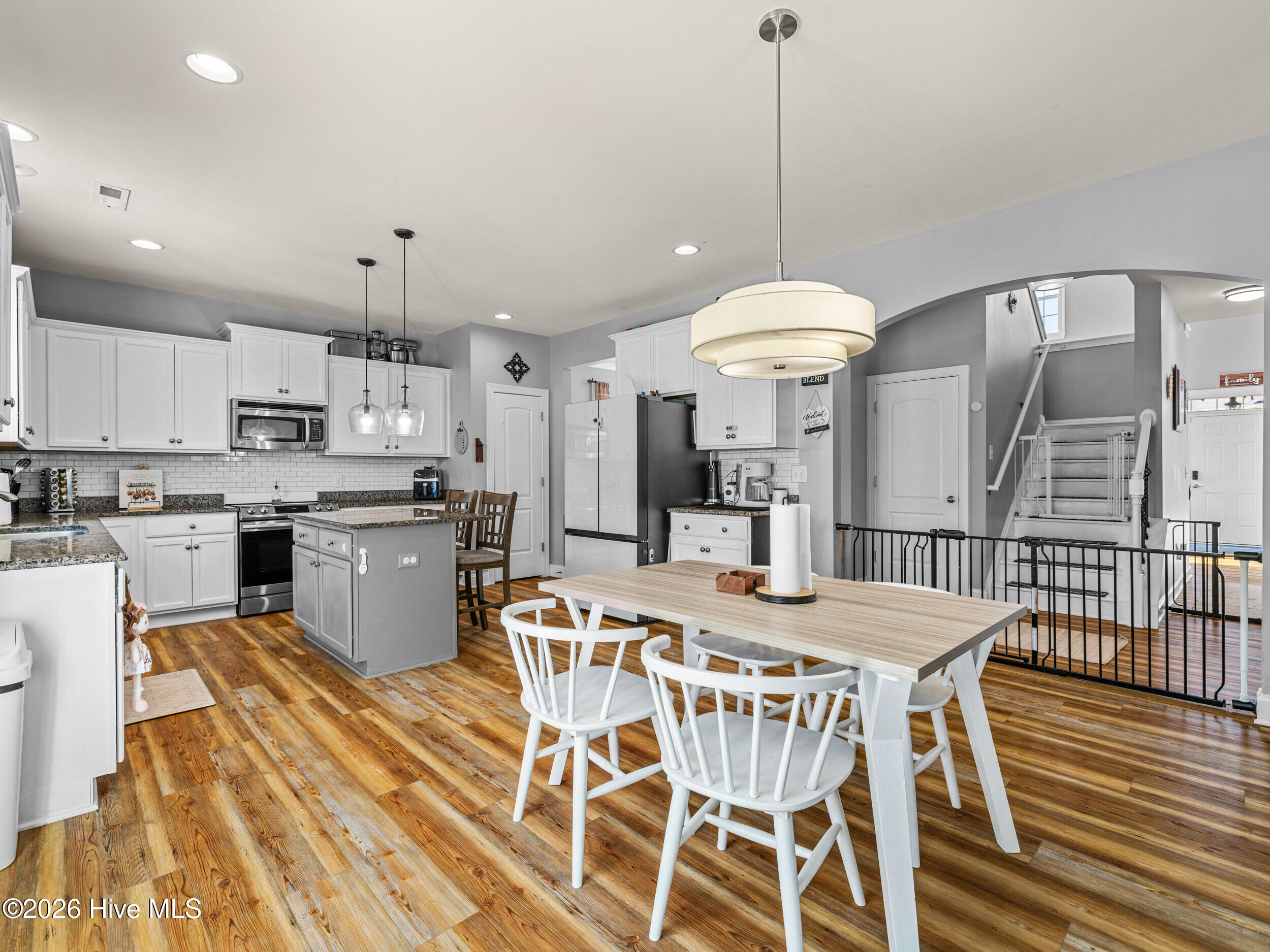 100554217 | Photo 21