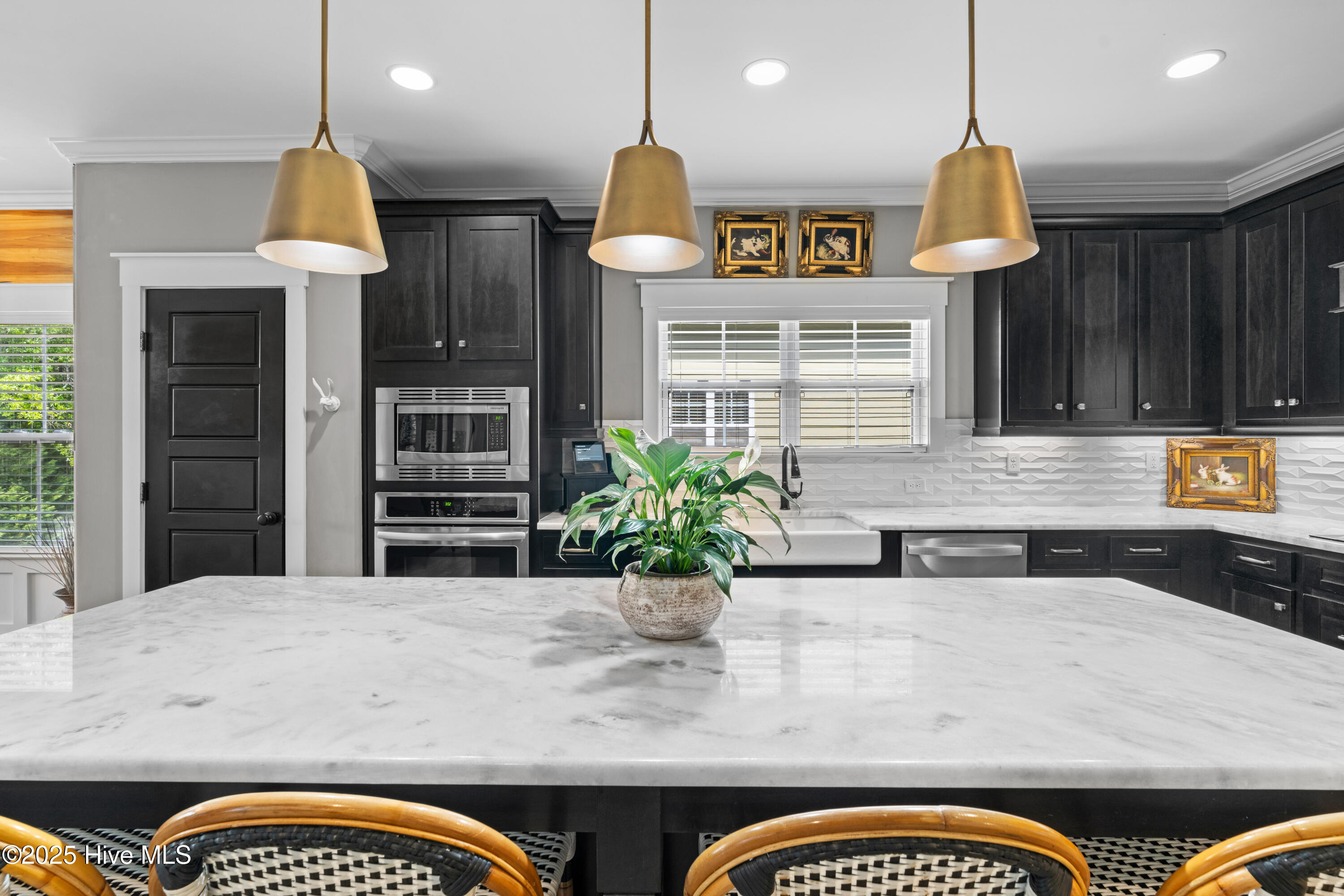 100543866 | Photo 26