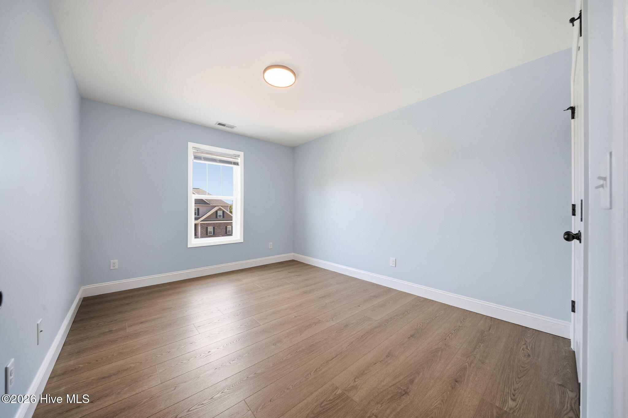 100566874 | Photo 45