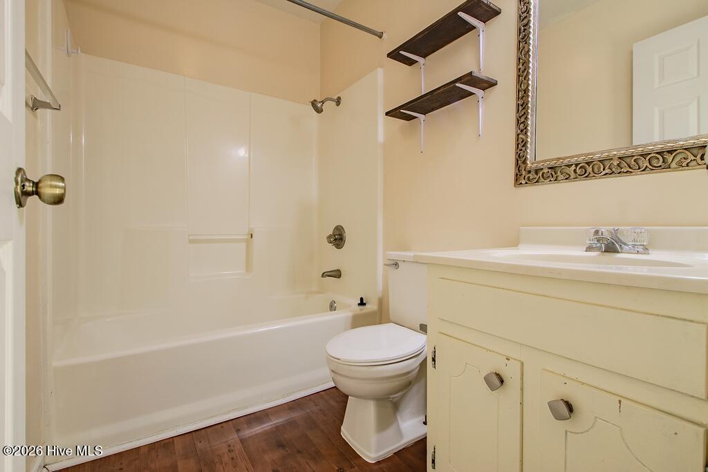 100536821 | Photo 27