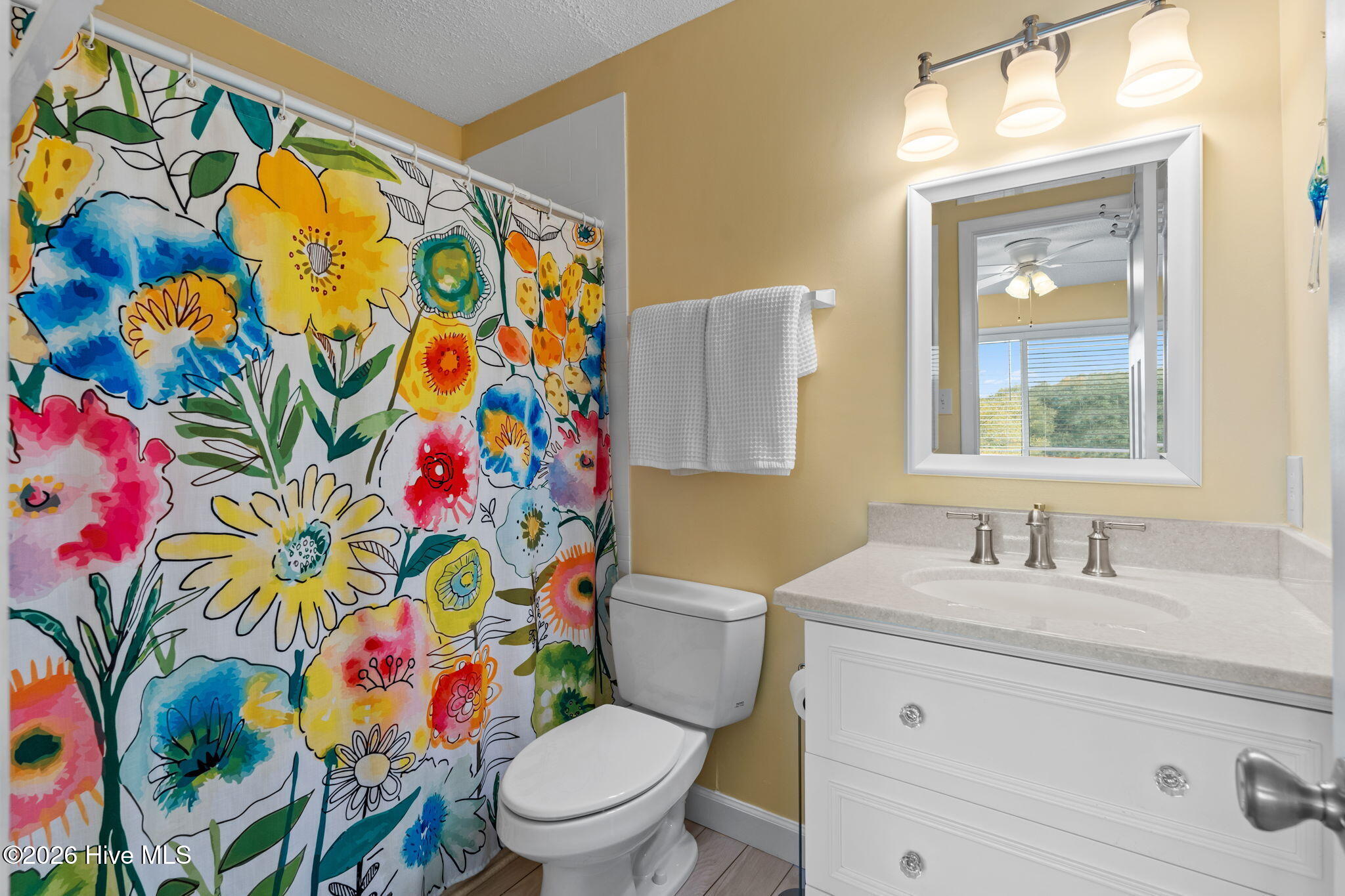 100565484 | Photo 11