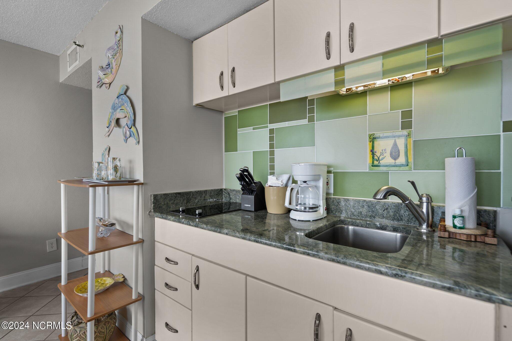 100531312 | Photo 23