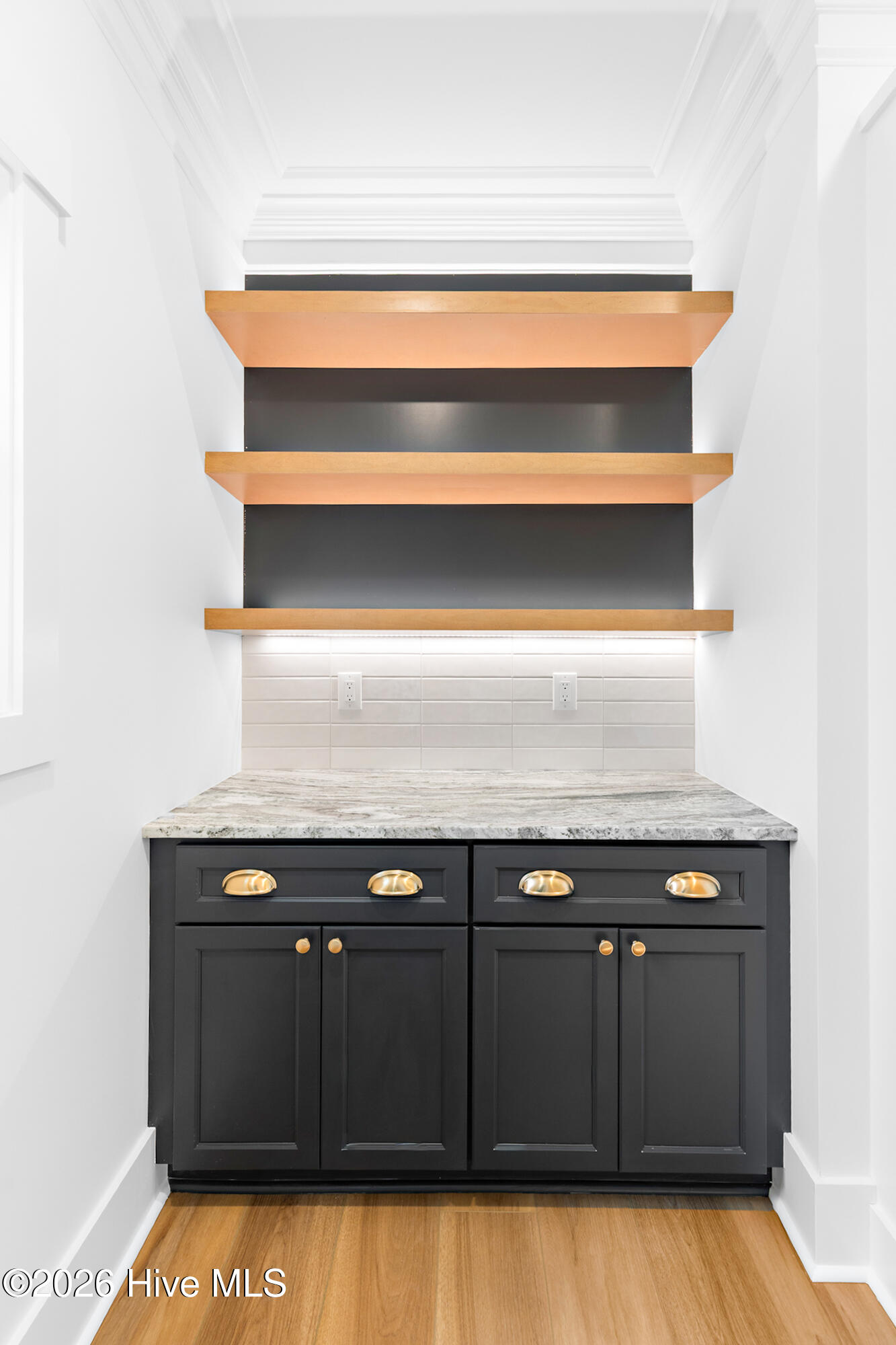 100516902 | Photo 32