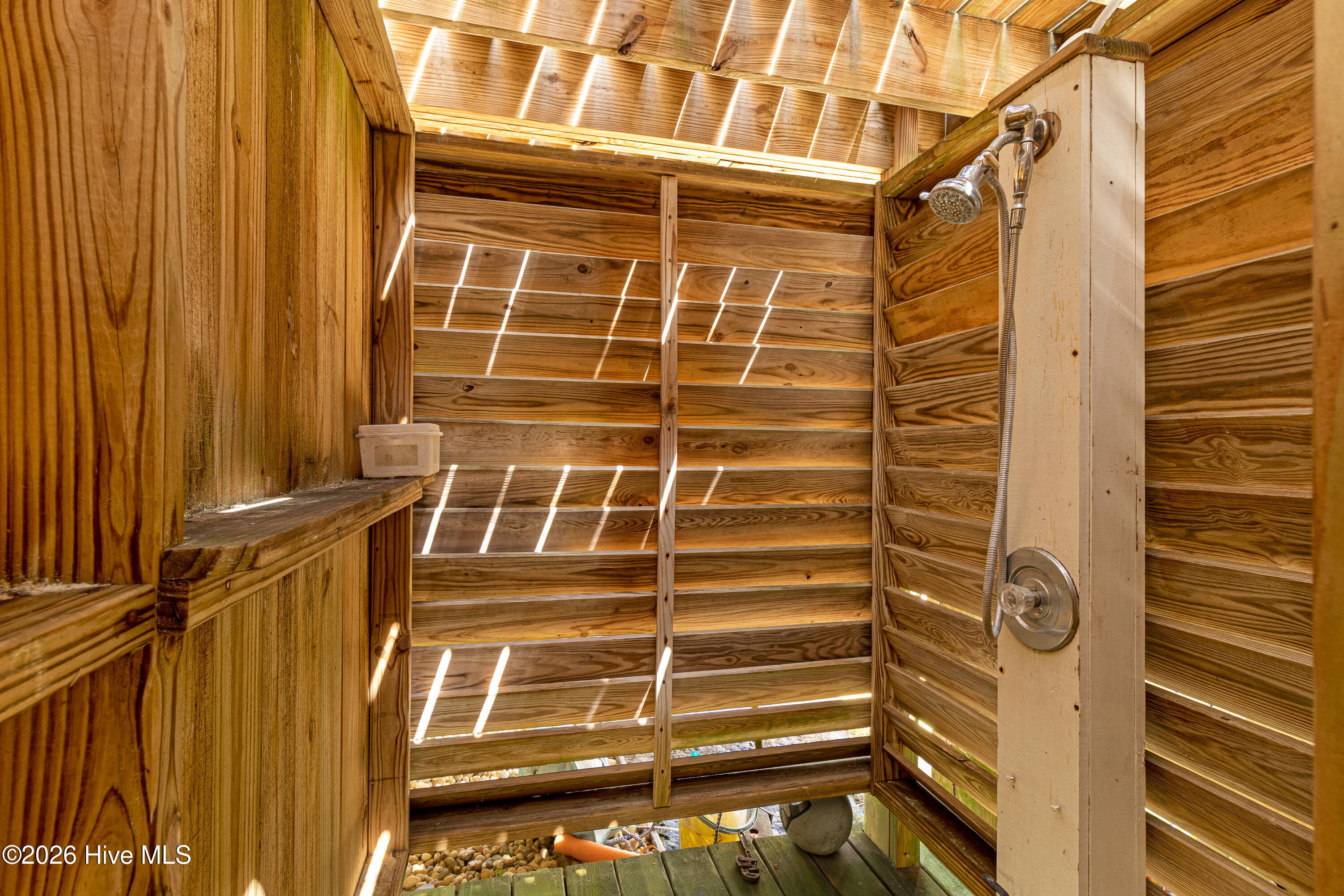 100570651 | Photo 31