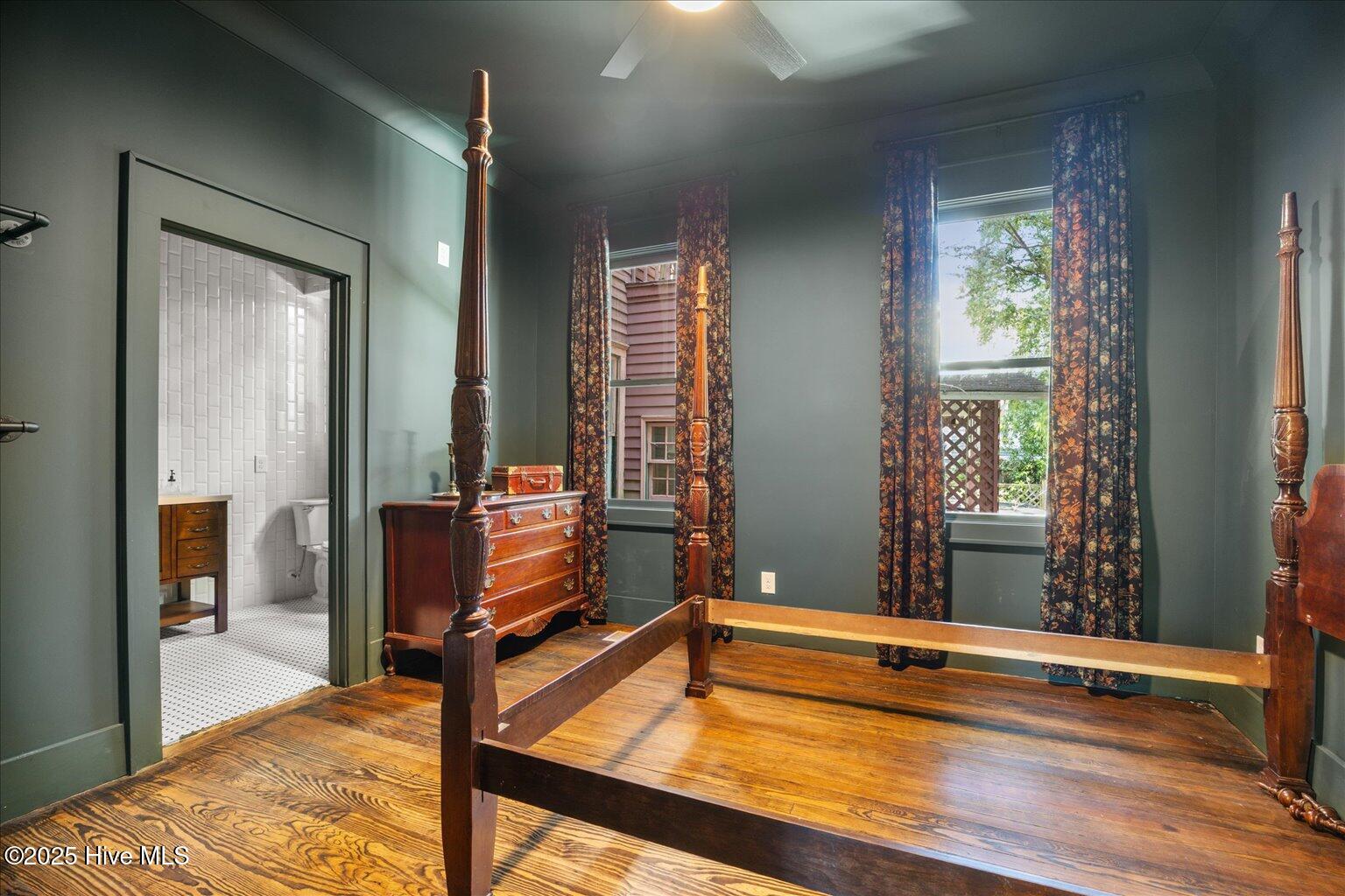 100537963 | Photo 23