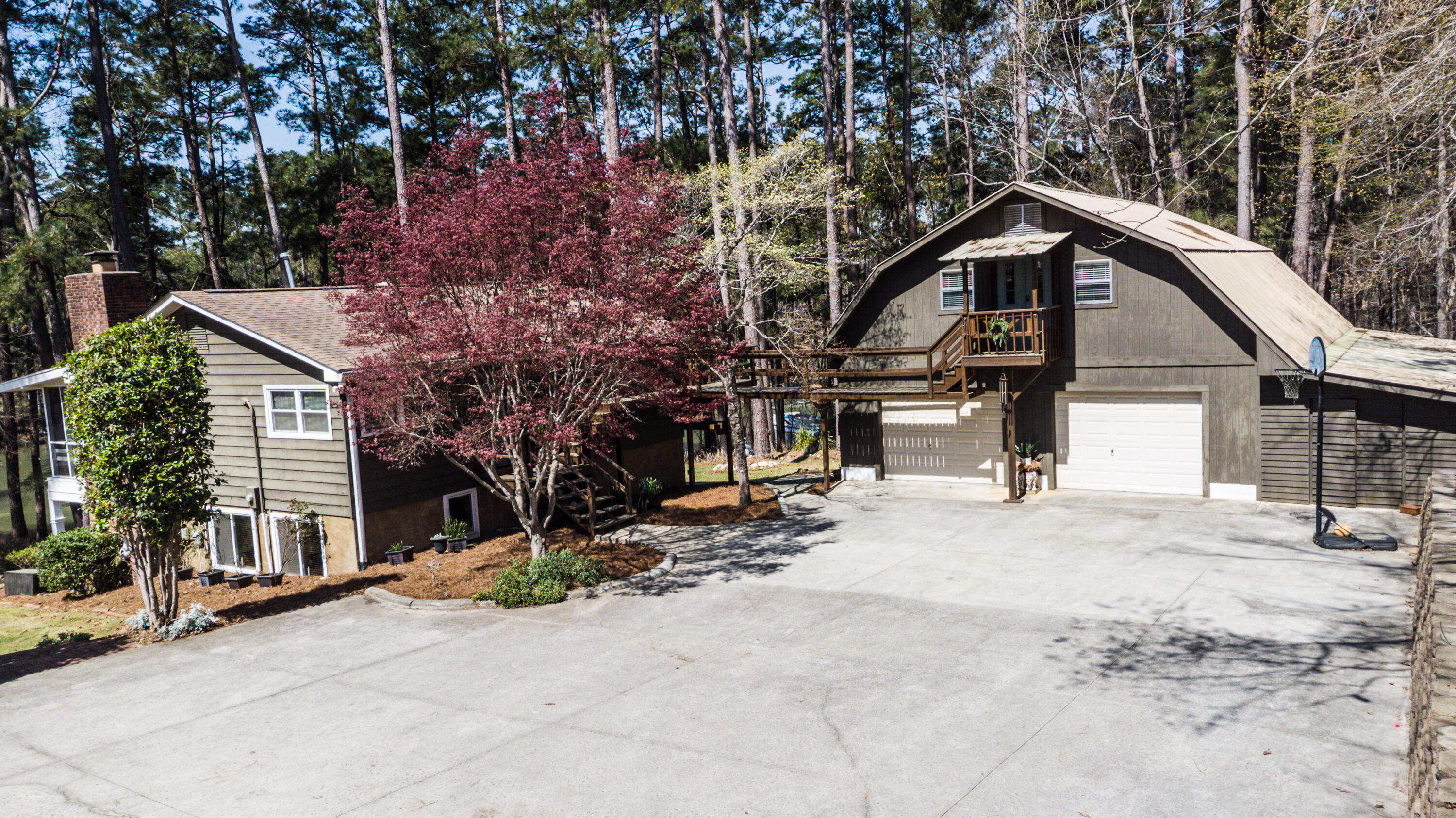 1061 Delaware Dr-72
