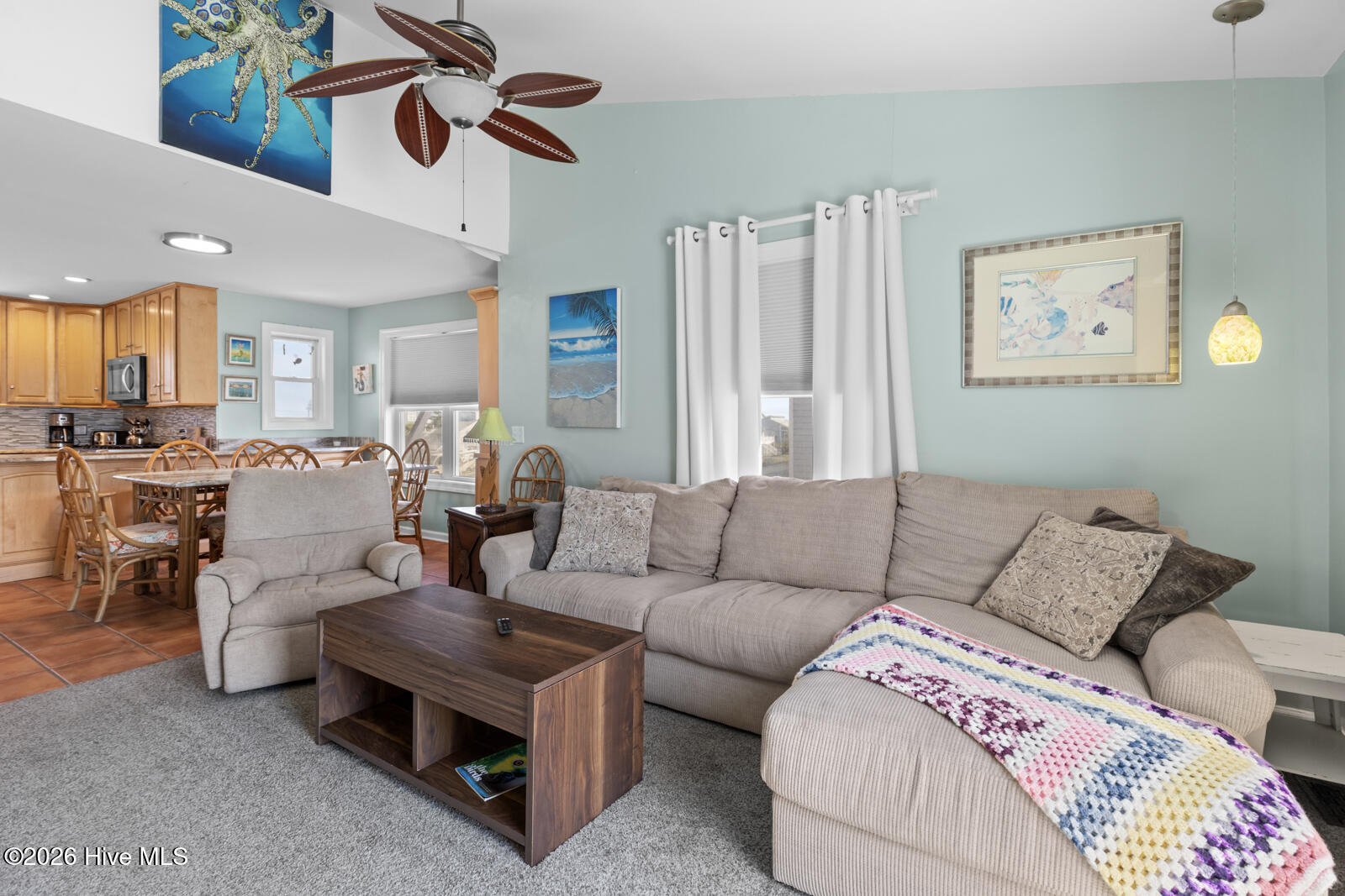 100569371 | Photo 25