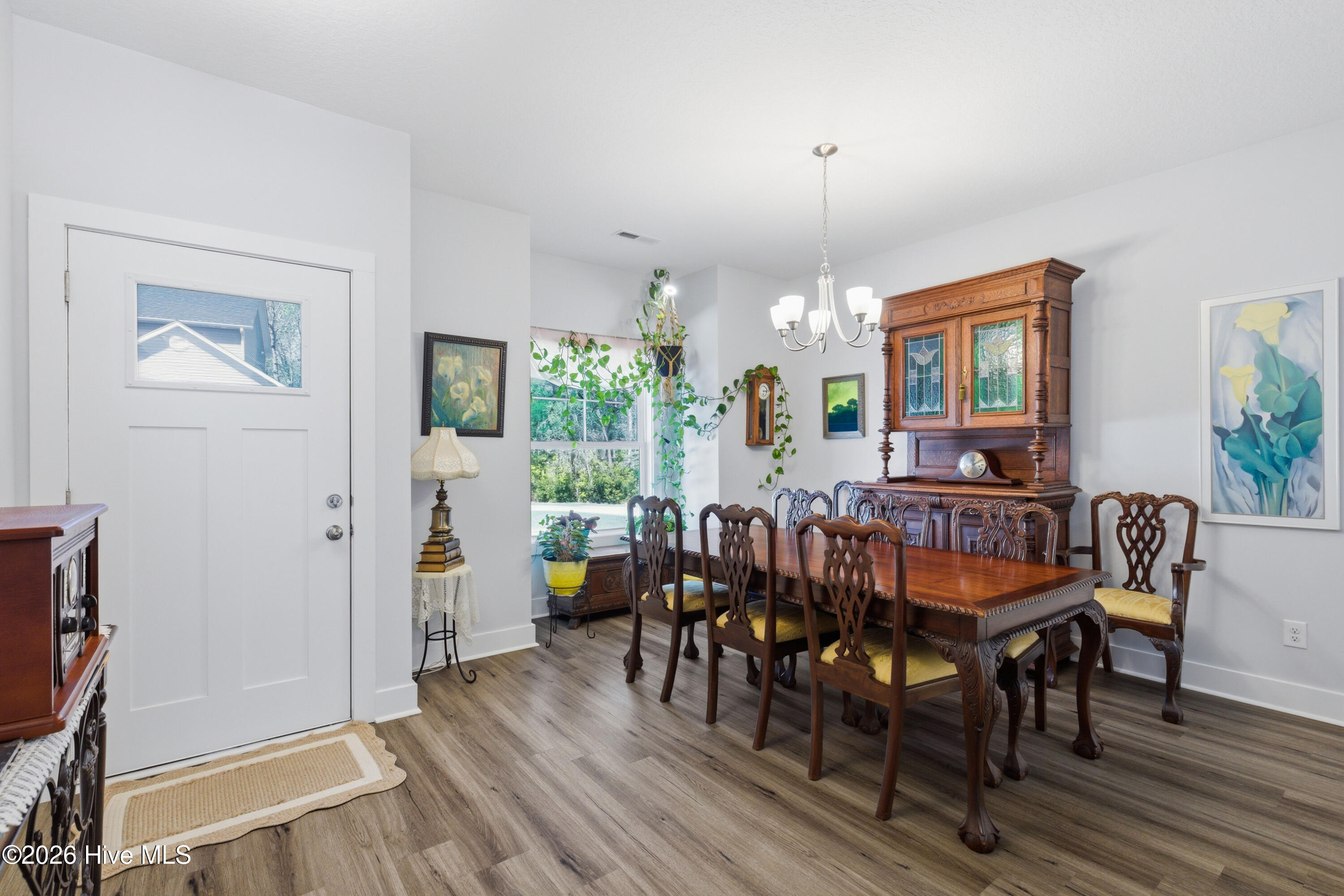 100563821 | Photo 12