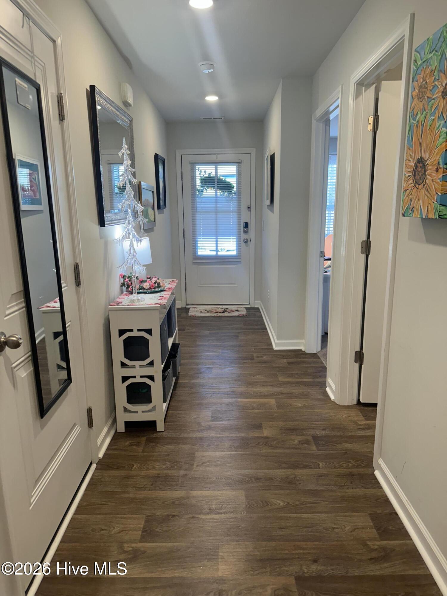 100548569 | Photo 11