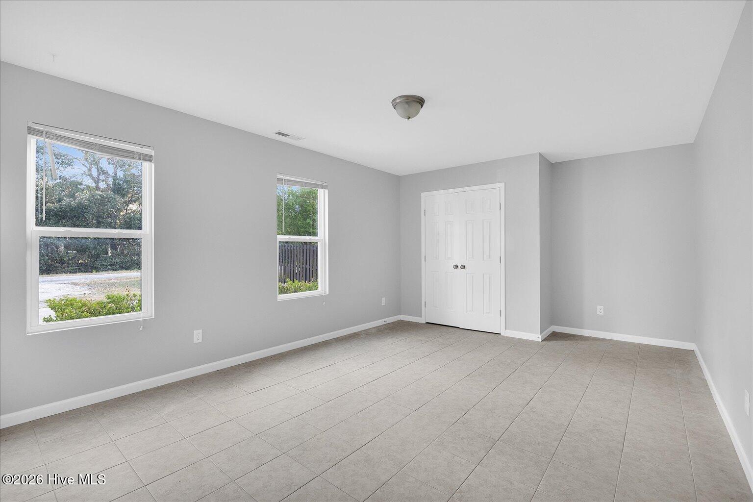 100560546 | Photo 38