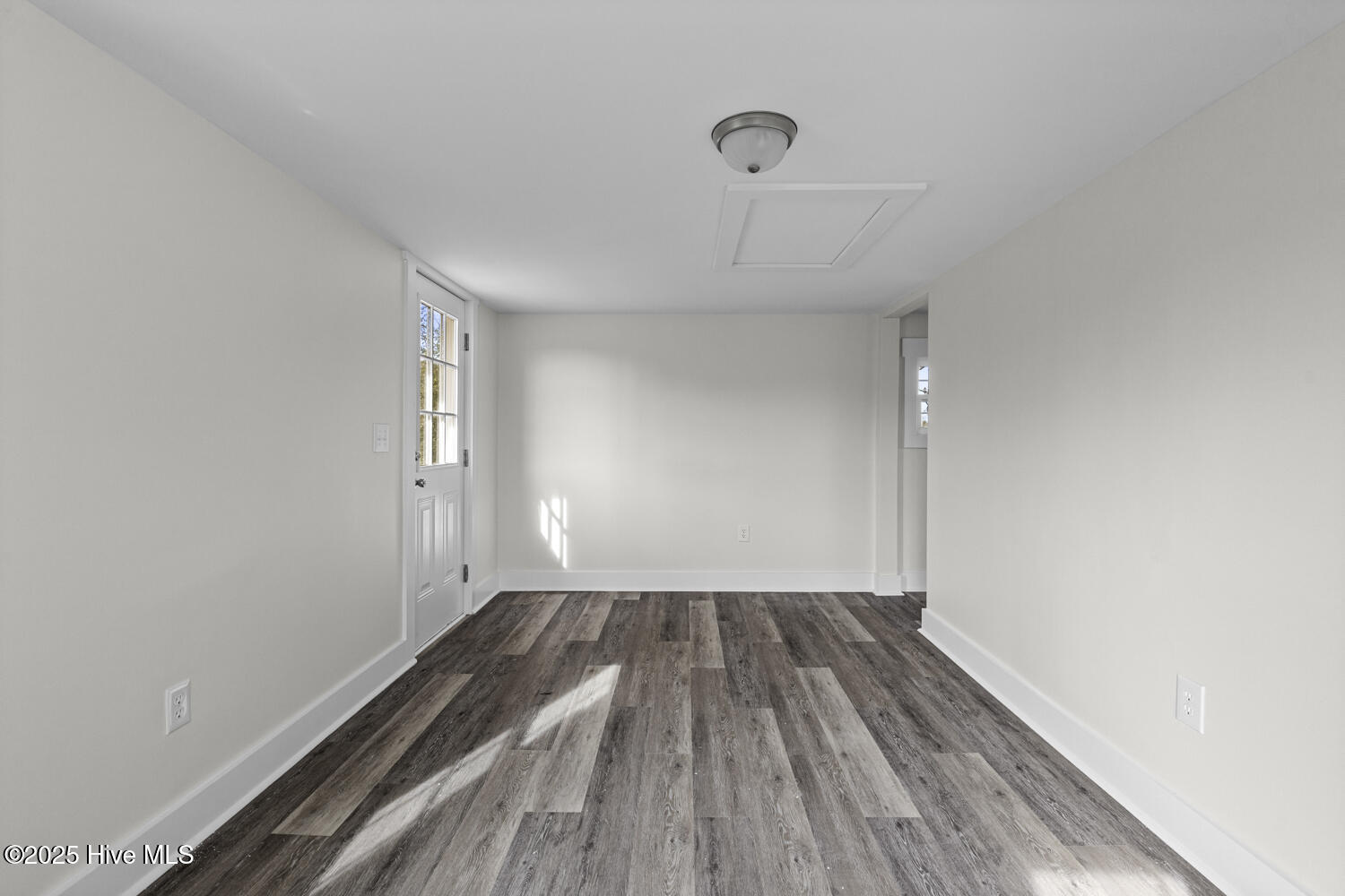 100544885 | Photo 38