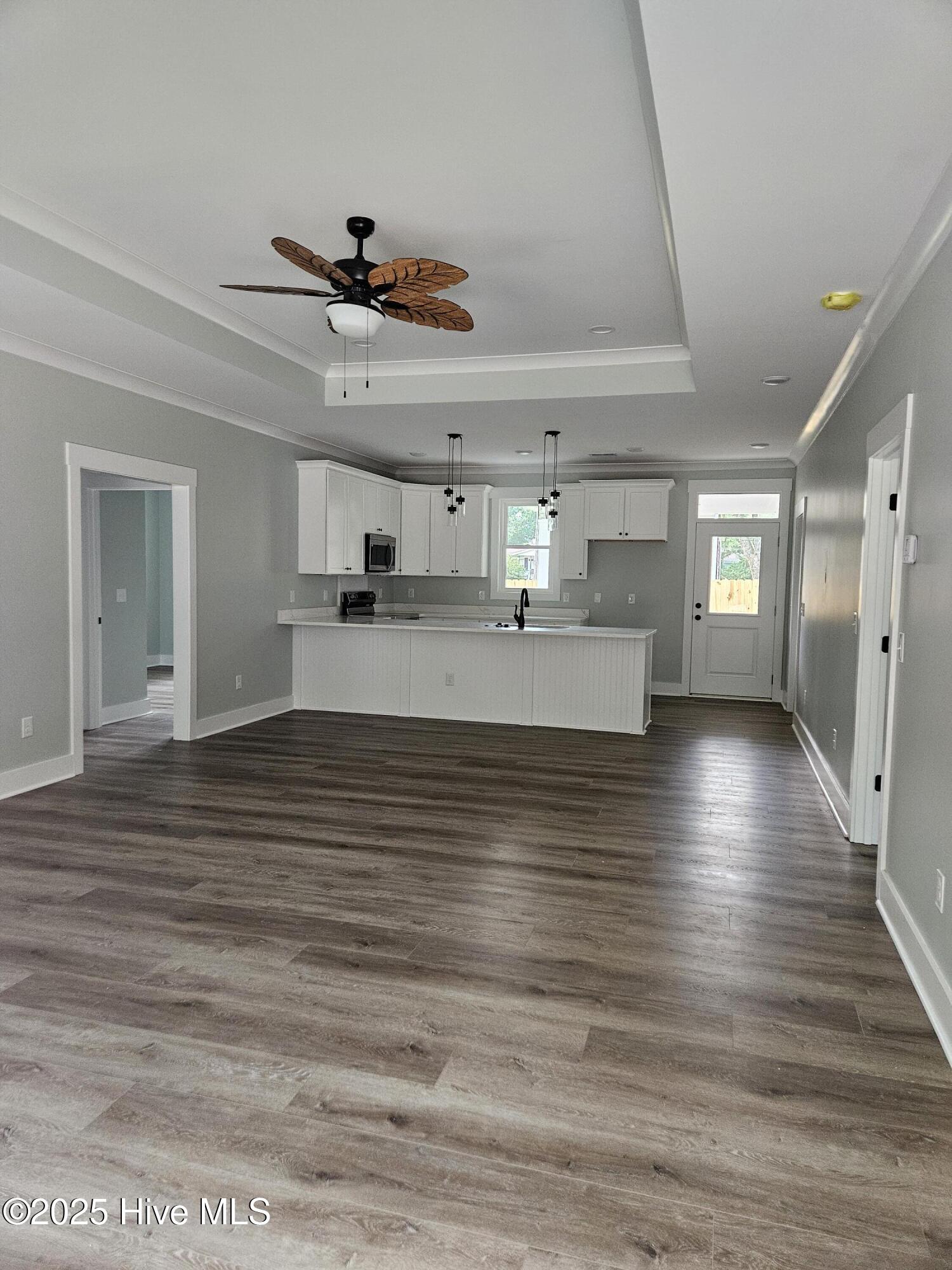 100515025 | Photo 14