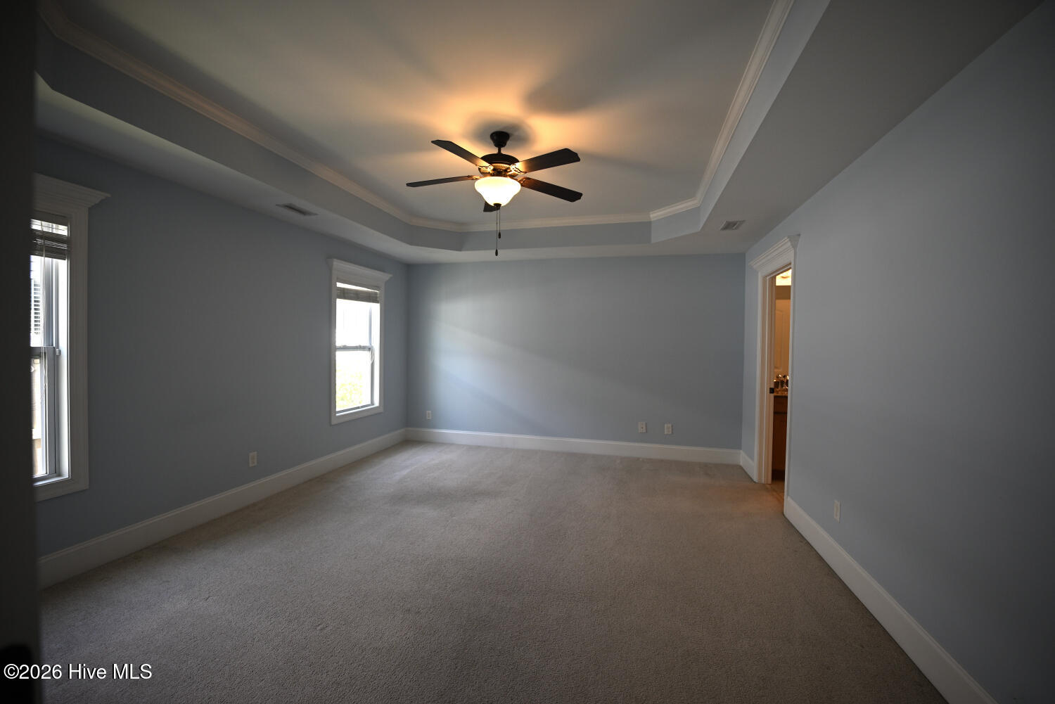 100566970 | Photo 11