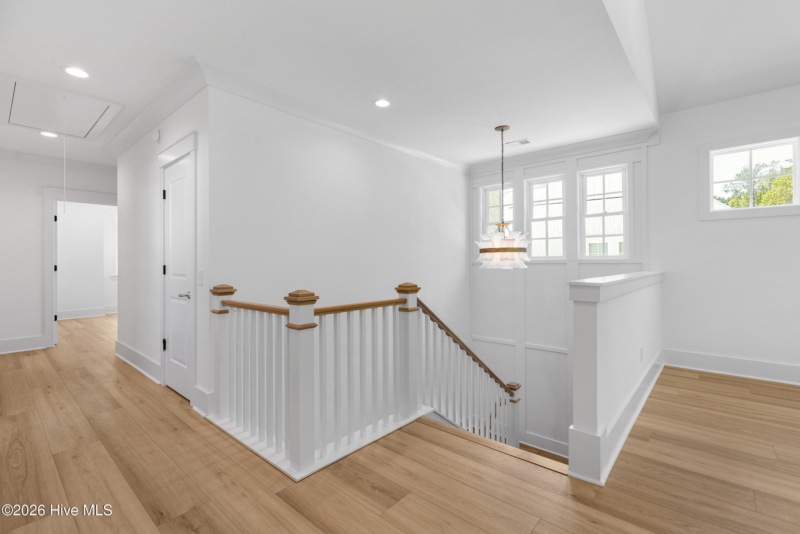 100519914 | Photo 50