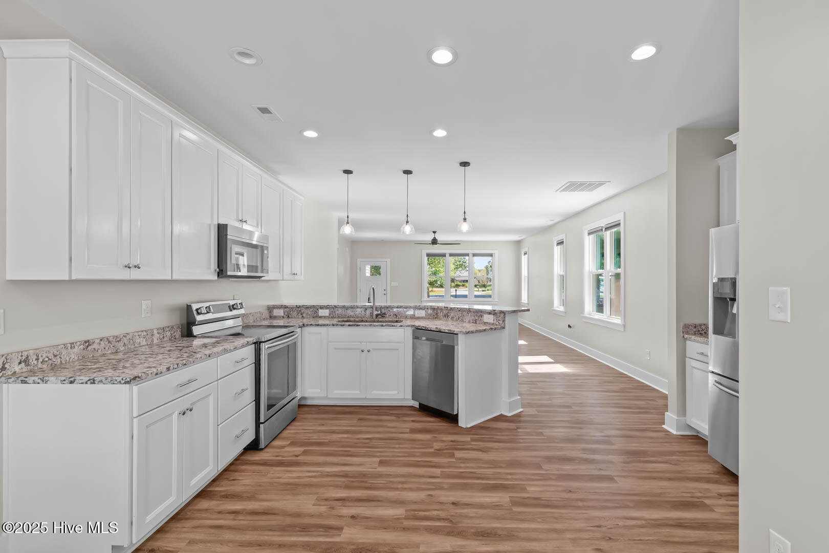 100535399 | Photo 15