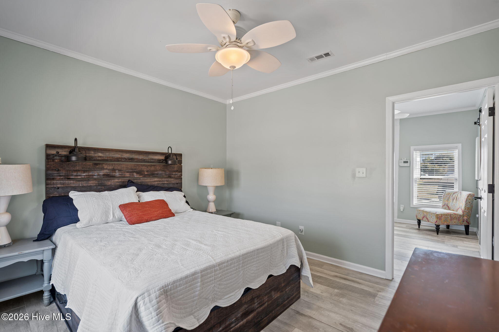 100545897 | Photo 24