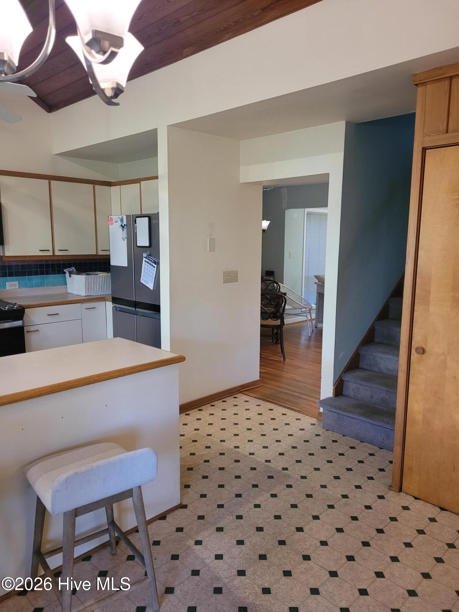 100549225 | Photo 13