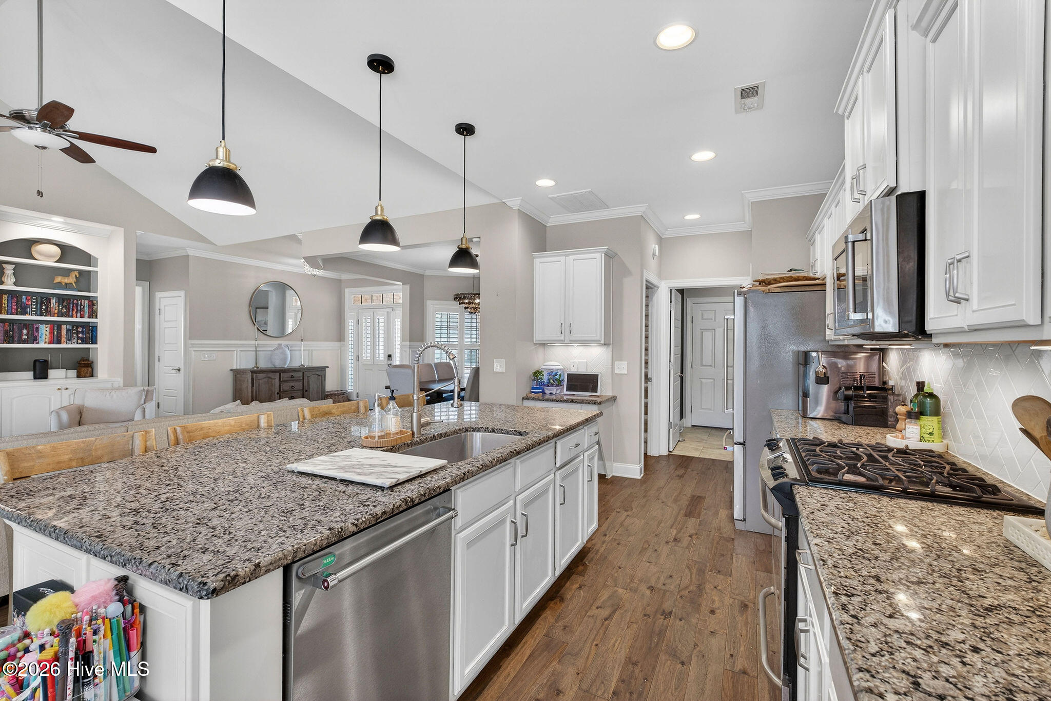 100554846 | Photo 26