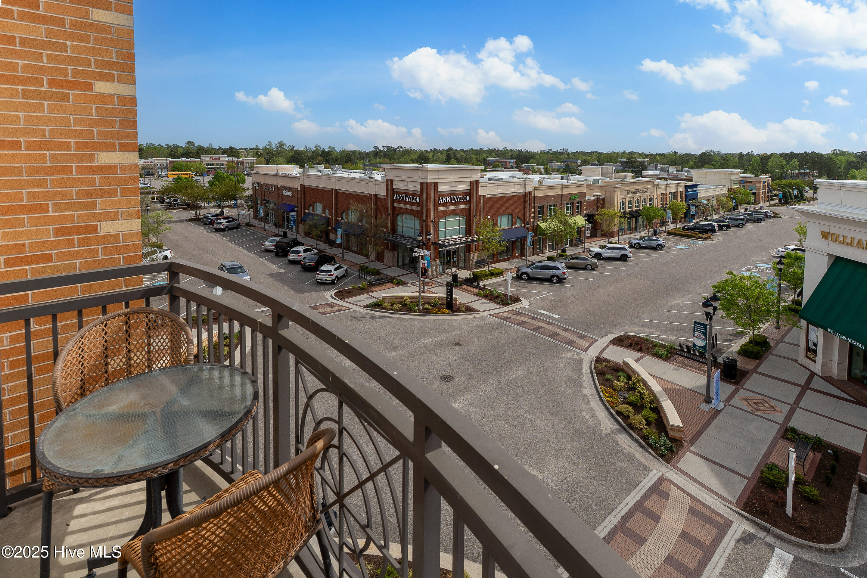 100506619 | Photo 34