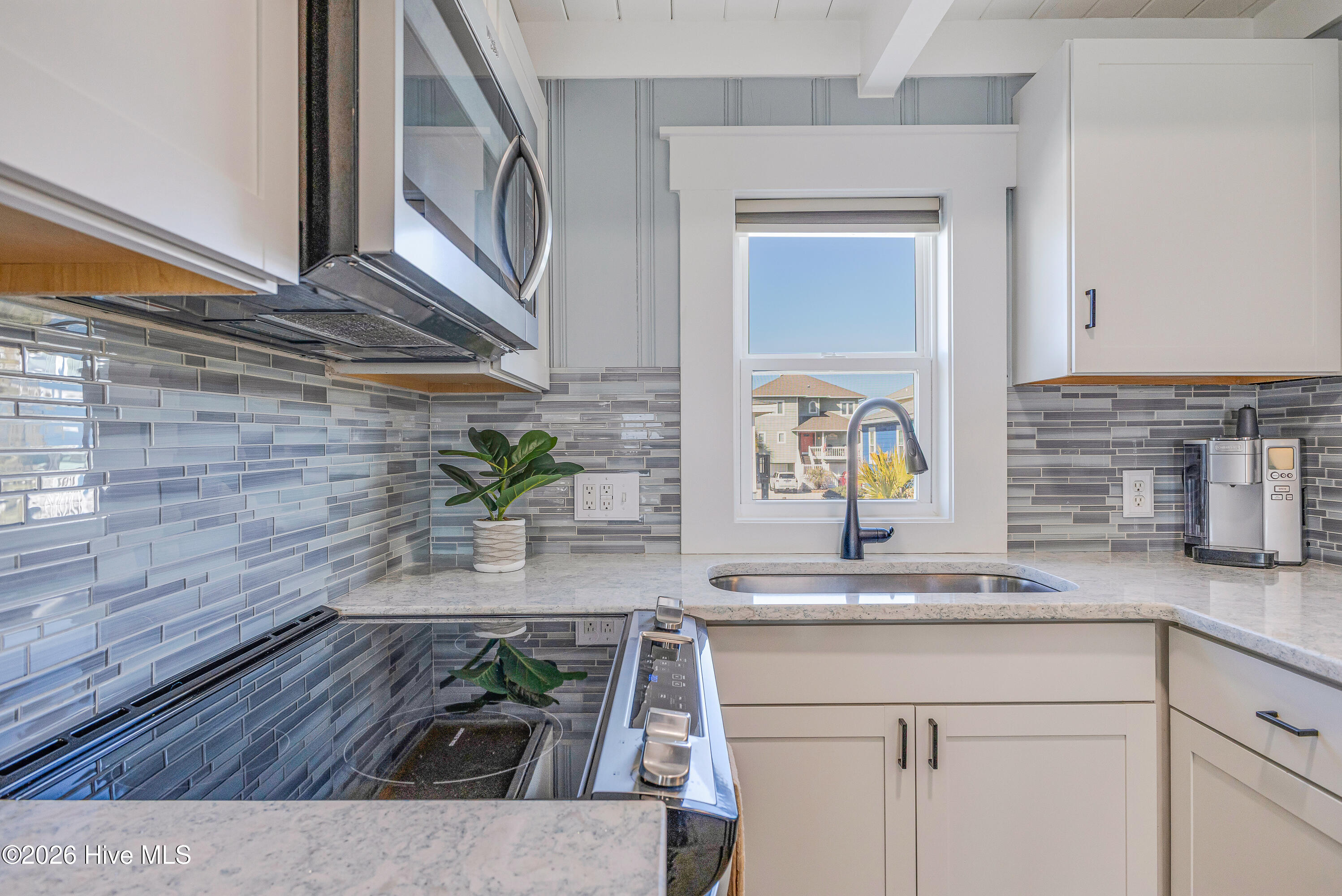 100547923 | Photo 13