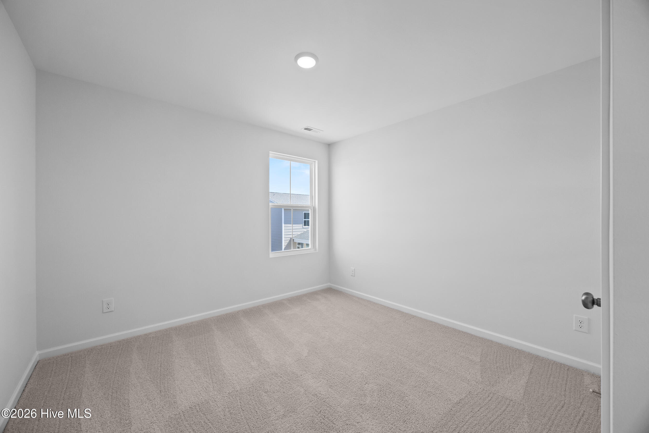 100547269 | Photo 34