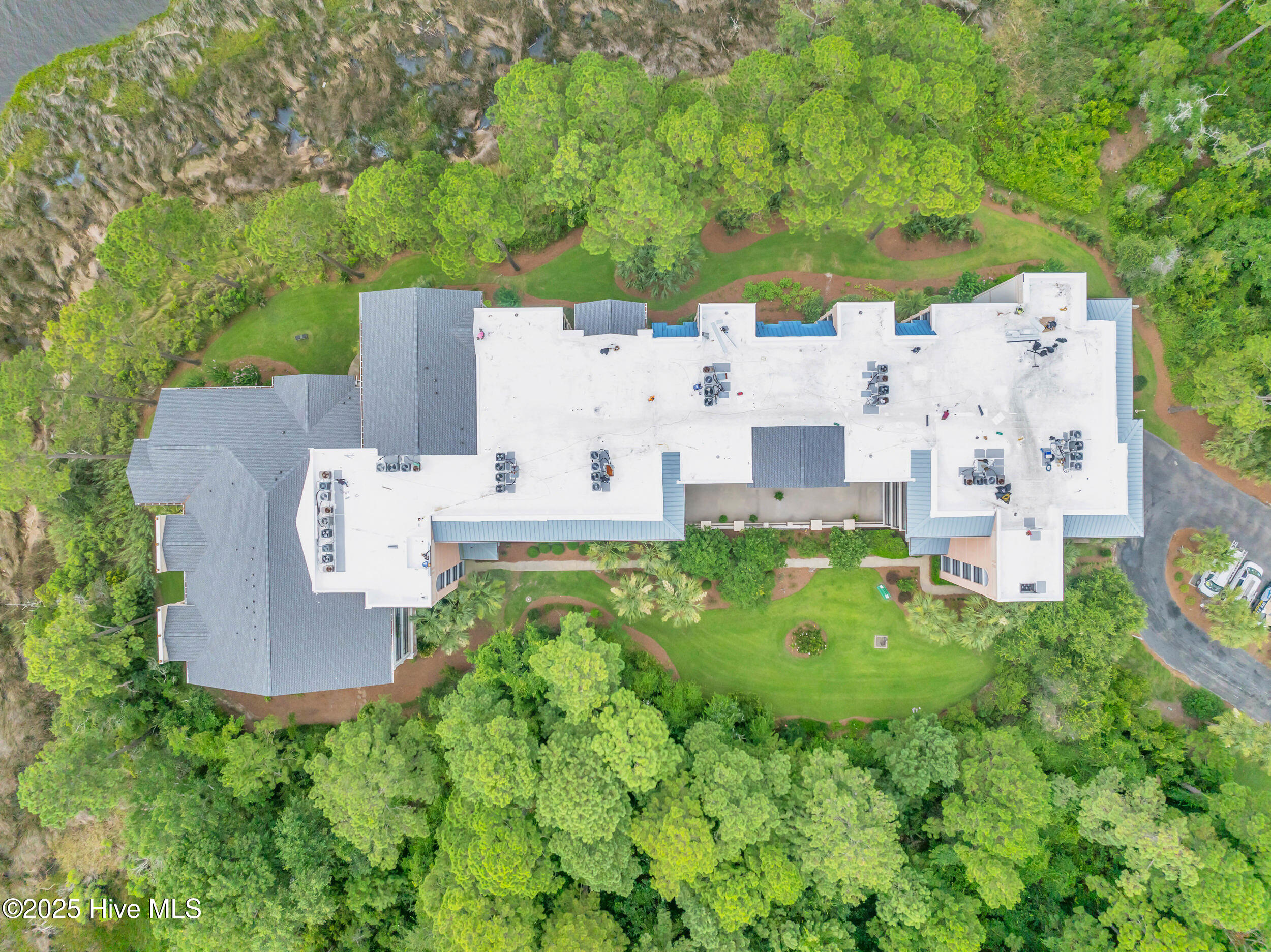 100519545 | Photo 49