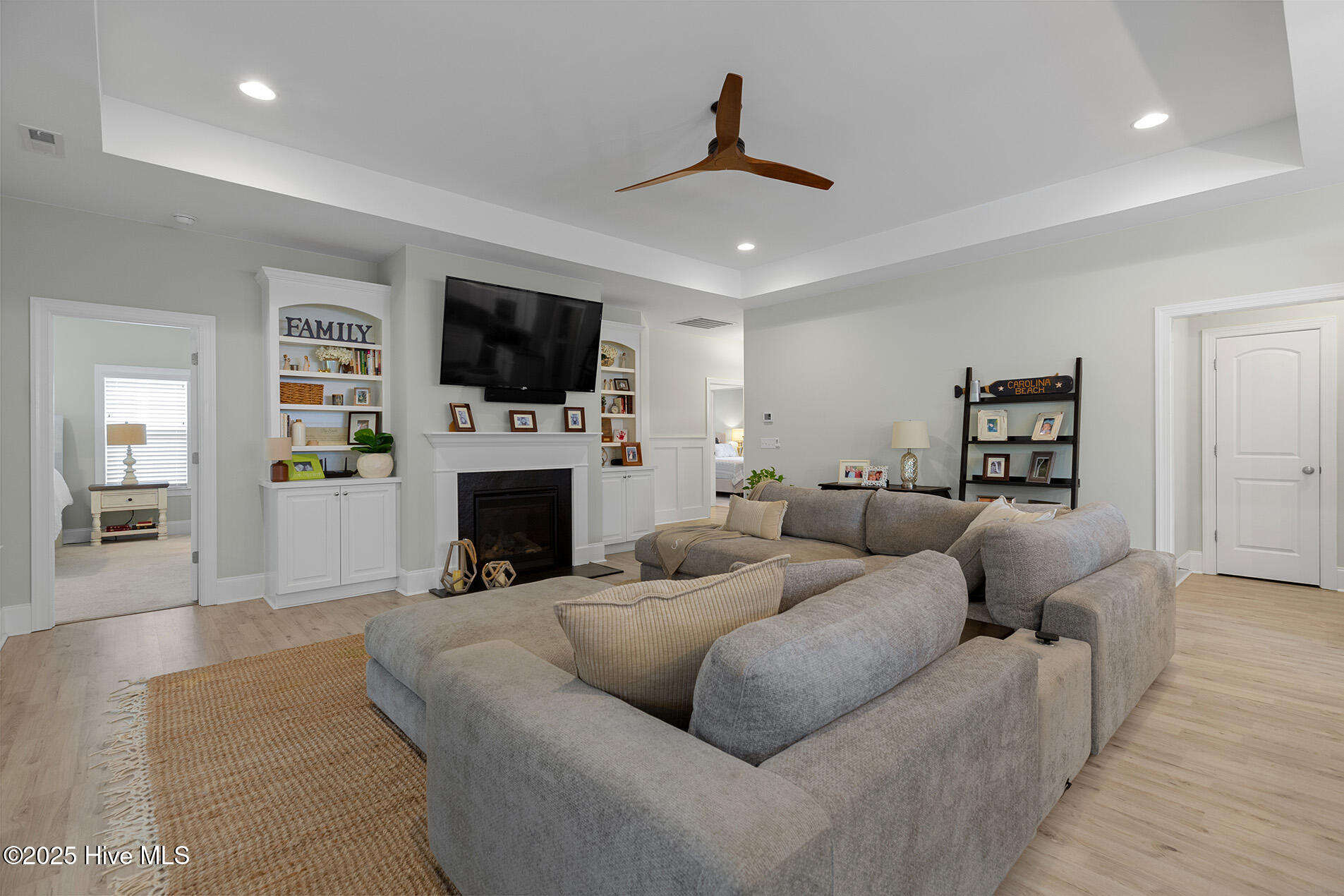 BrownPelican5744-4LRShaneL33A4347-CR2