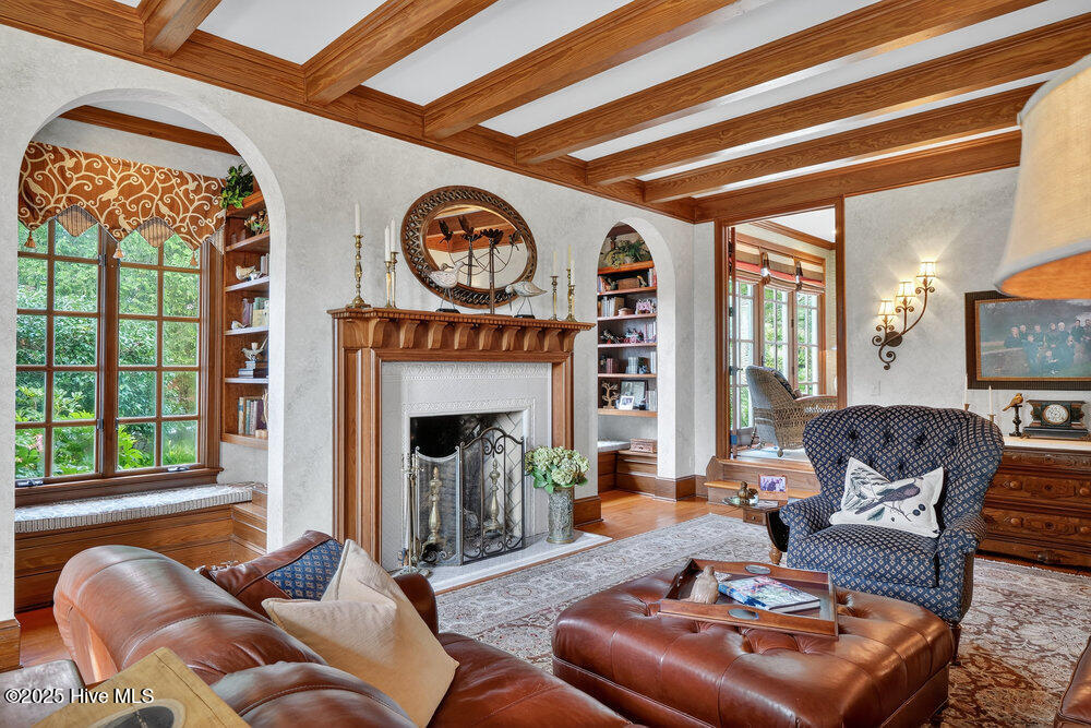 100560338 | Photo 33