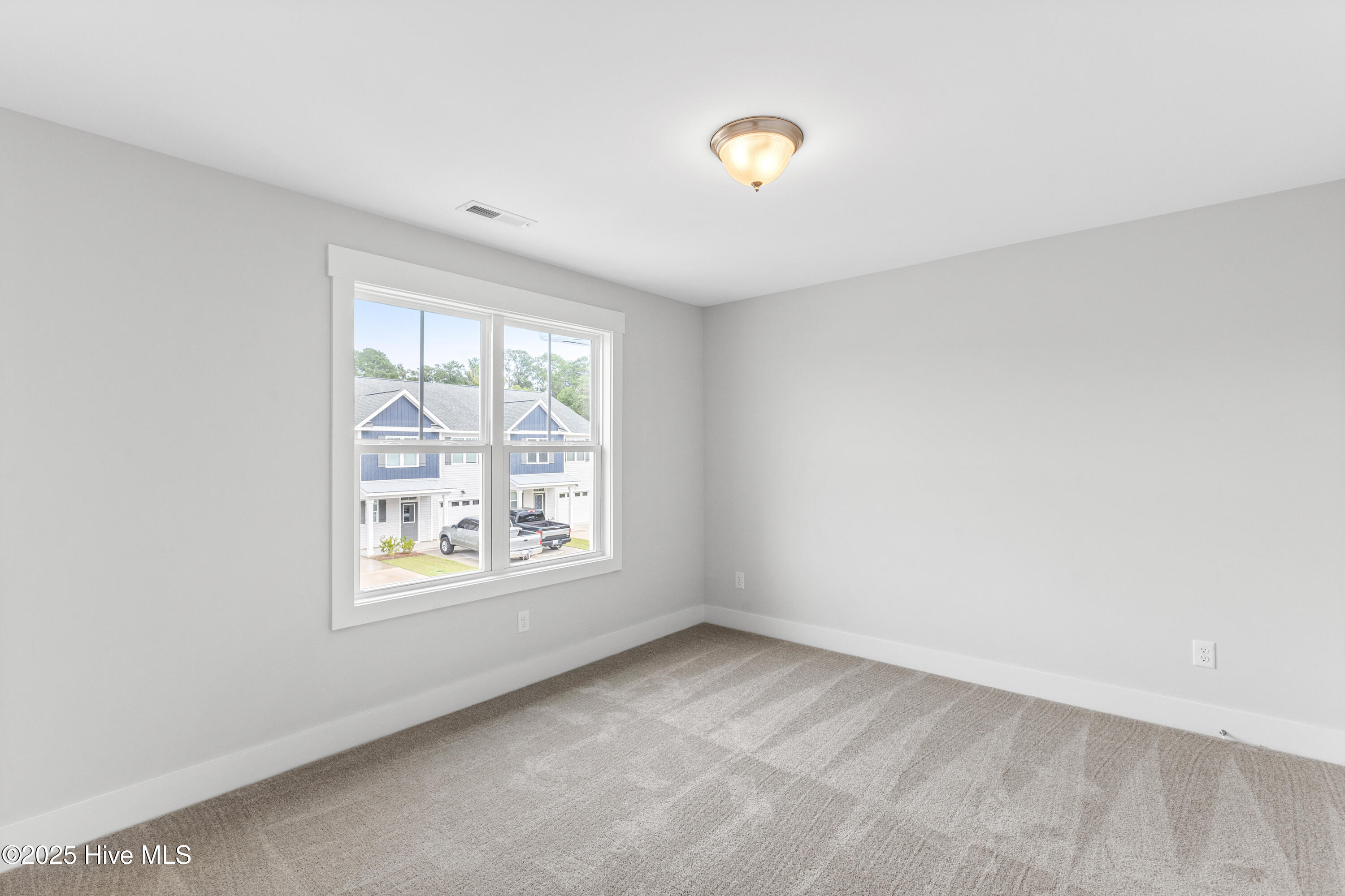 100526530 | Photo 27