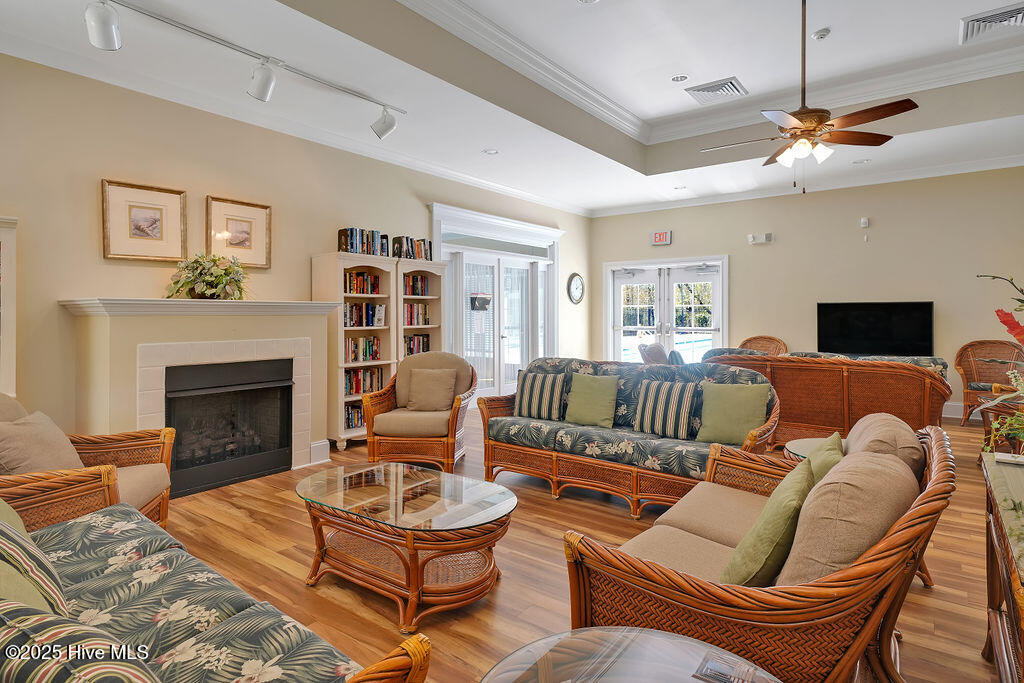 100542530 | Photo 69